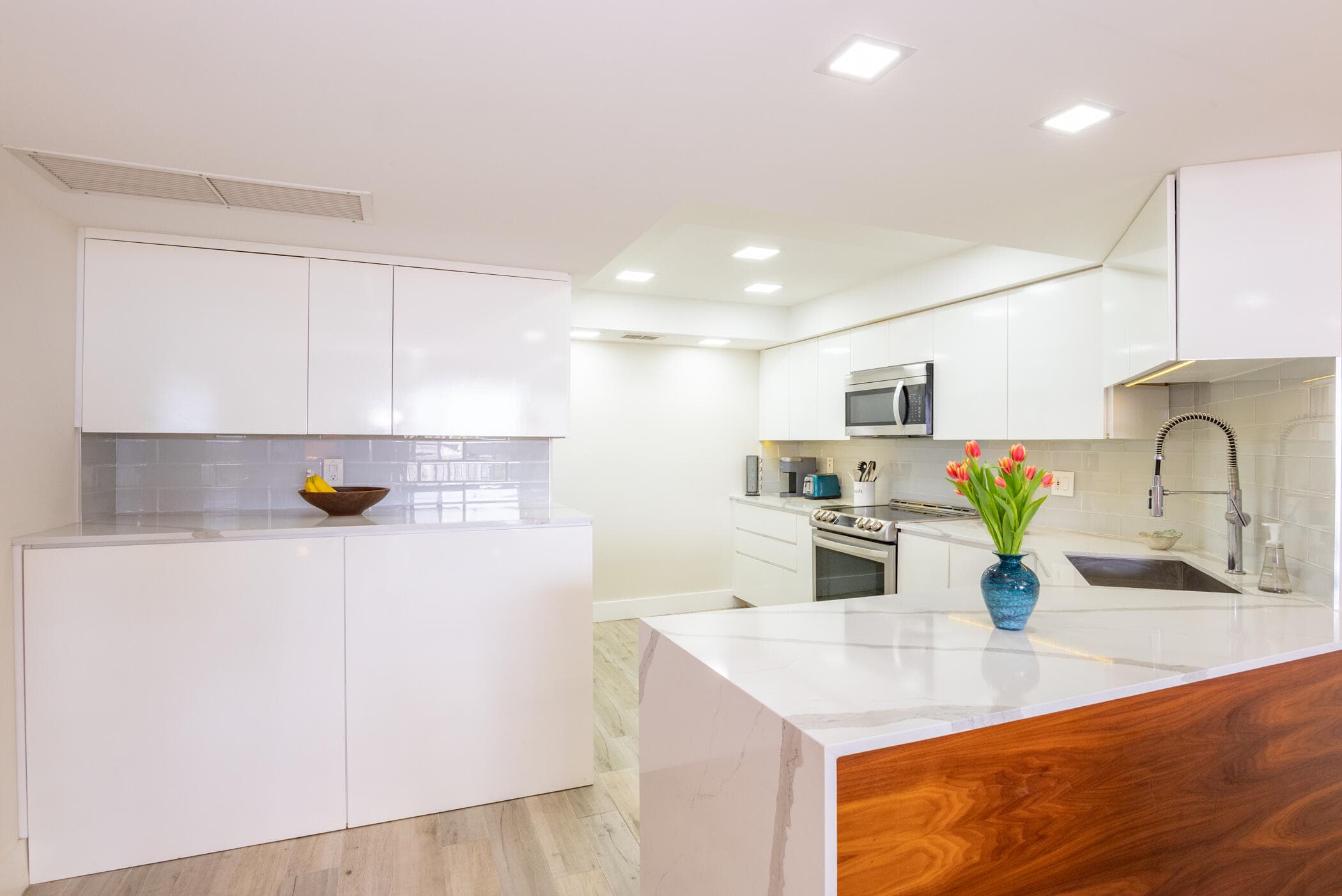 2400 Presidential Way 801, West Palm Beach, FL 33401 — photo 3 of 42
