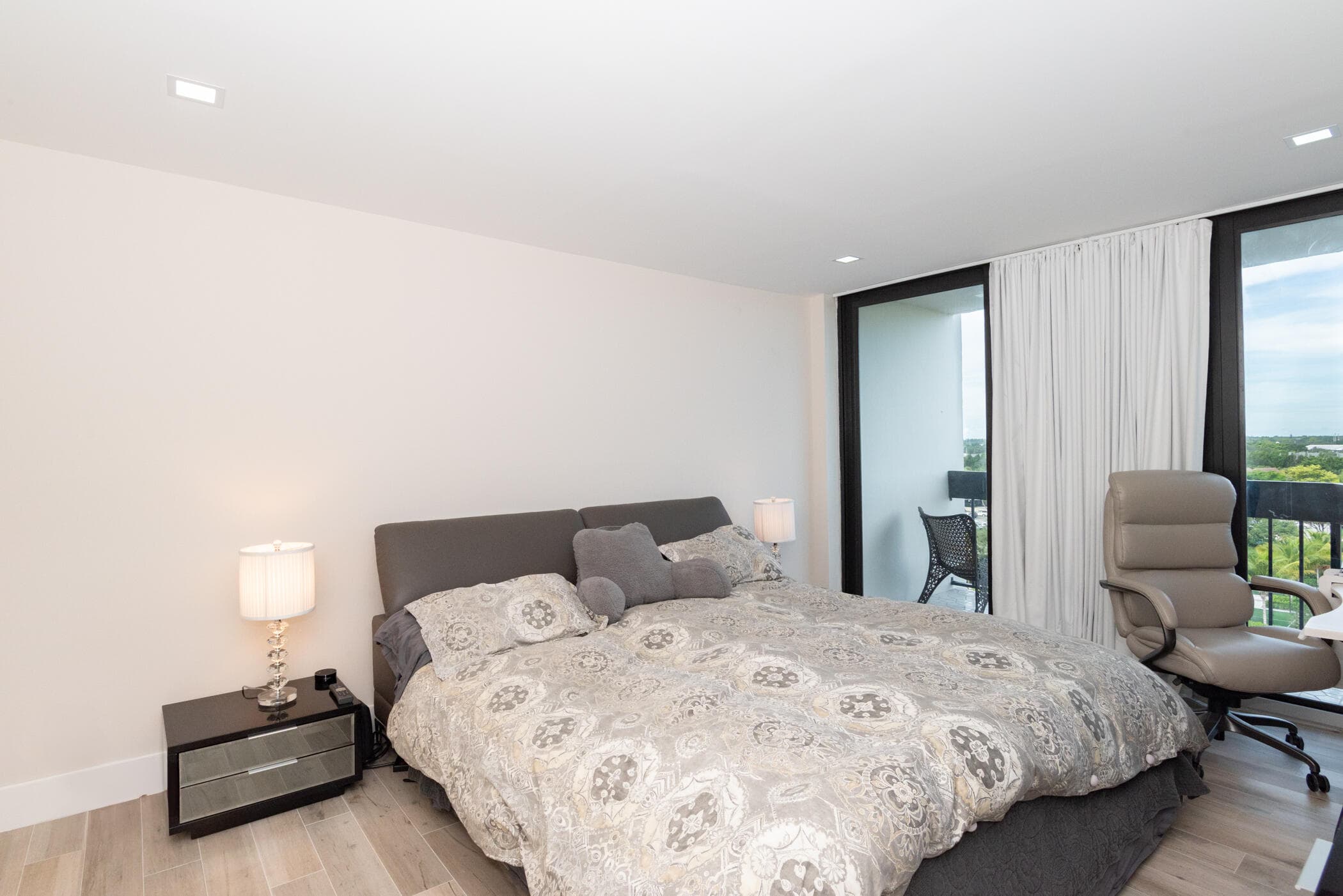 2400 Presidential Way 801, West Palm Beach, FL 33401 — photo 23 of 42