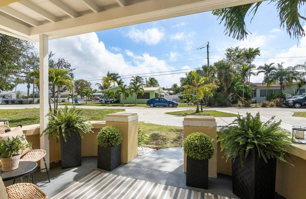 727 S Lake Drive, Lantana, FL 33462 — photo 32 of 40