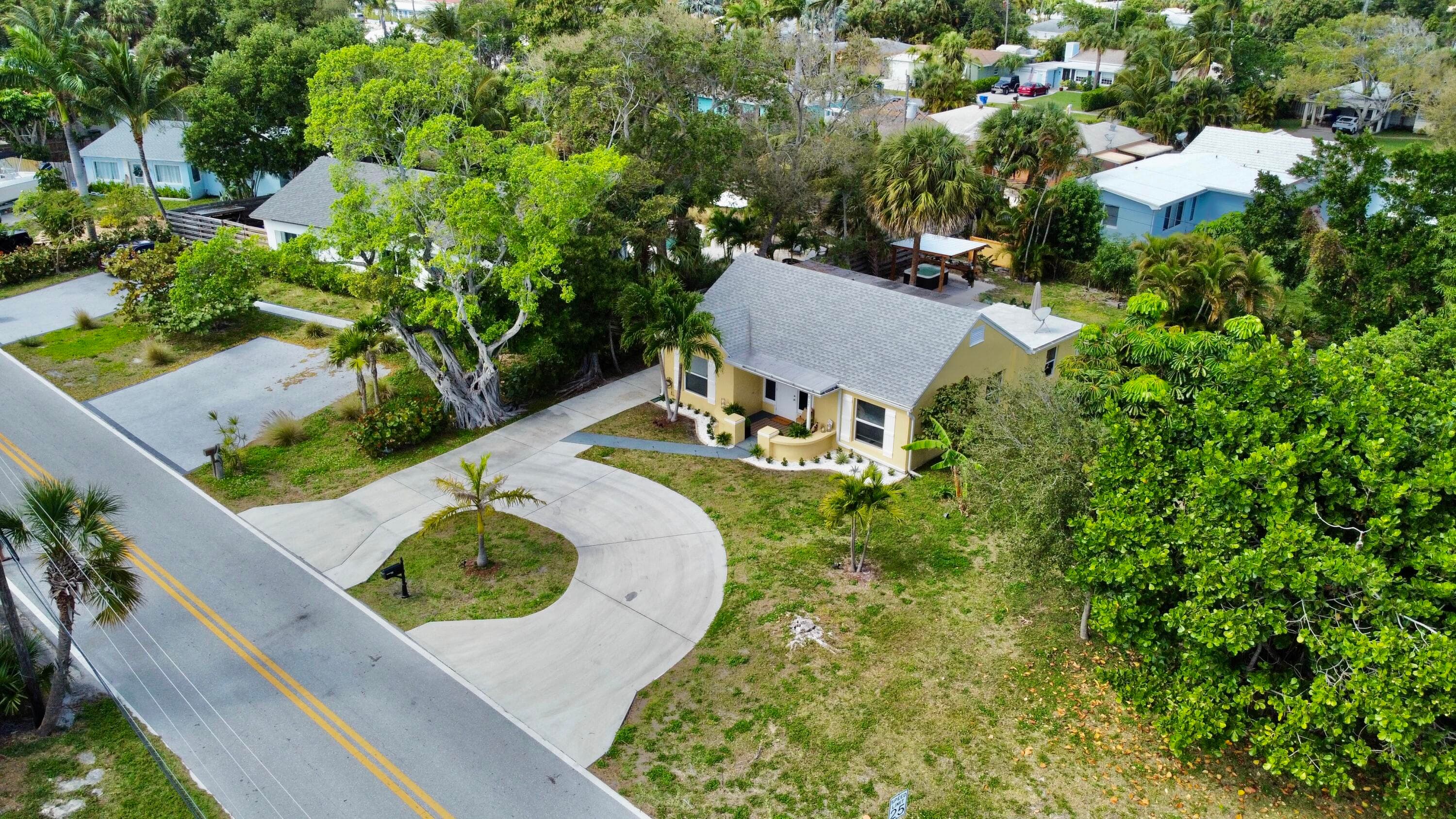 727 S Lake Drive, Lantana, FL 33462 — photo 34 of 40