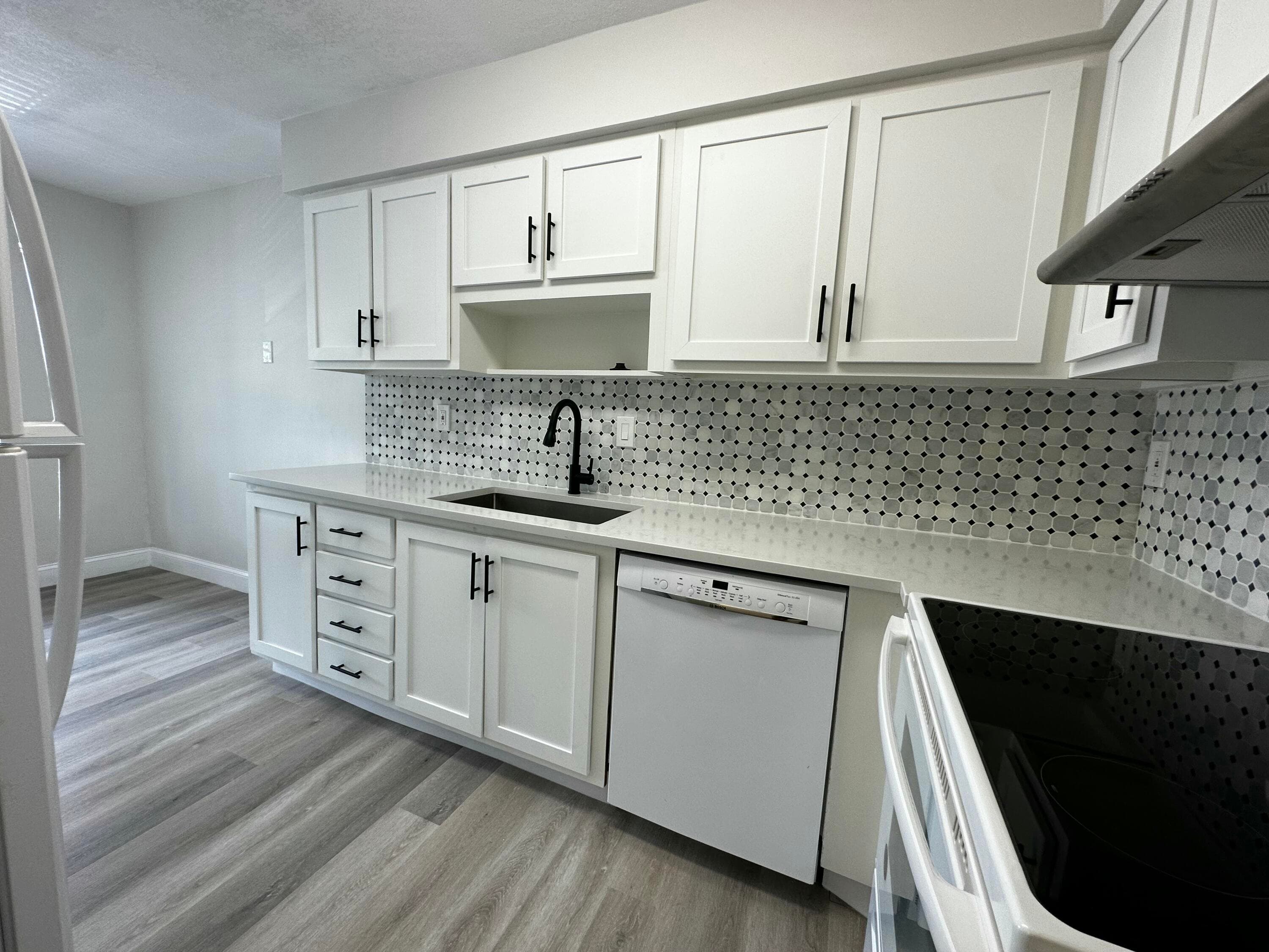 13682 Via Flora H, Delray Beach, FL 33484 — photo 10 of 28