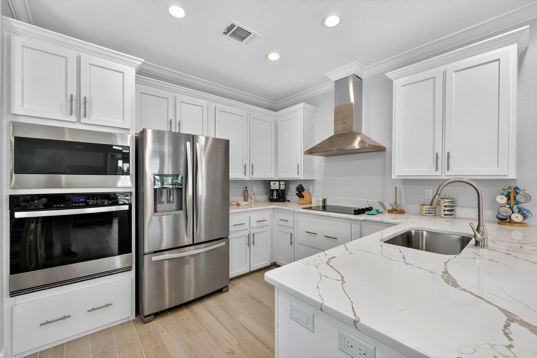 300 NE Coastal Drive, Jensen Beach, FL 34957 — photo 8 of 44