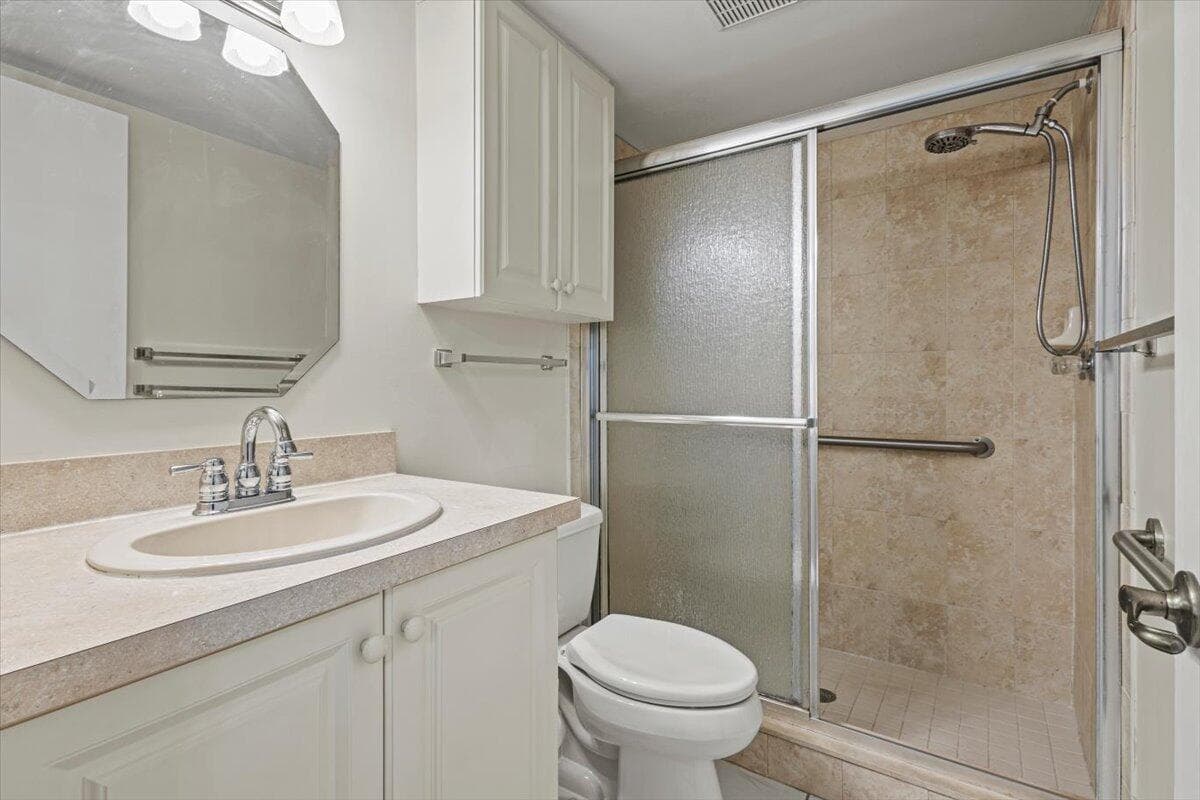 511 SW South River Drive 103, Stuart, FL 34997 — photo 11 of 40