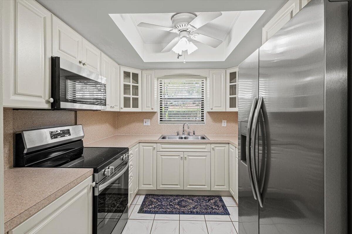 511 SW South River Drive 103, Stuart, FL 34997 — photo 15 of 40
