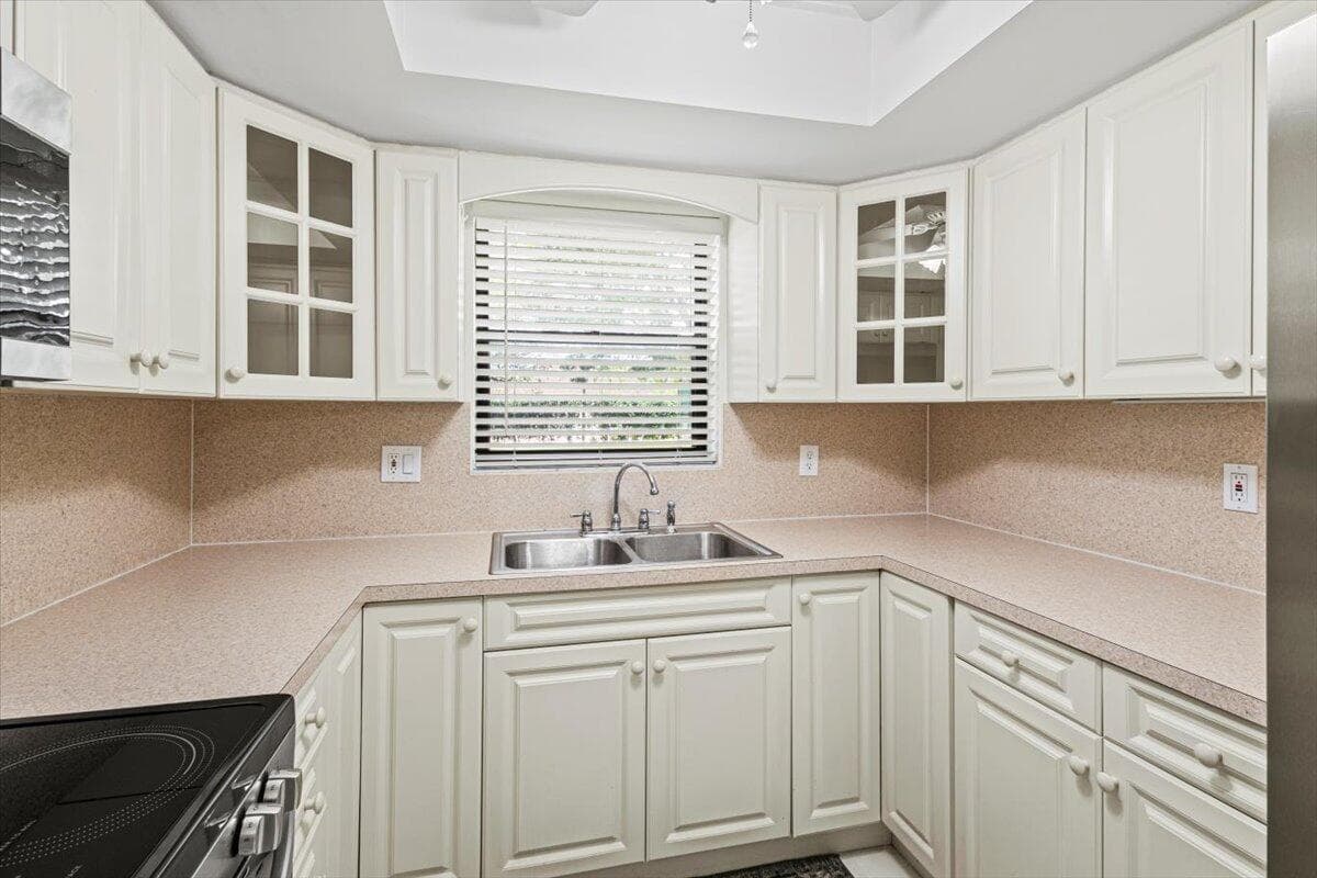 511 SW South River Drive 103, Stuart, FL 34997 — photo 17 of 40