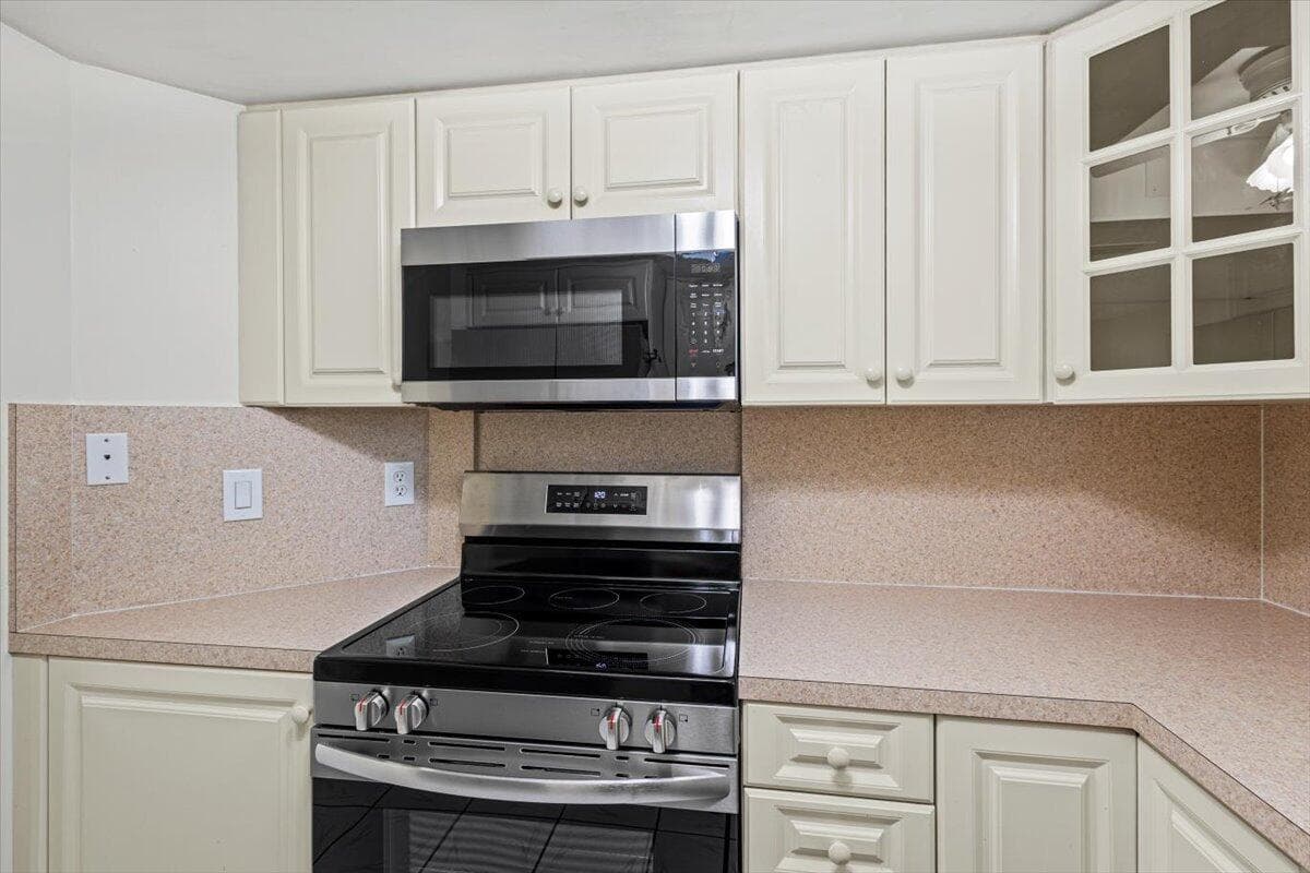 511 SW South River Drive 103, Stuart, FL 34997 — photo 19 of 40