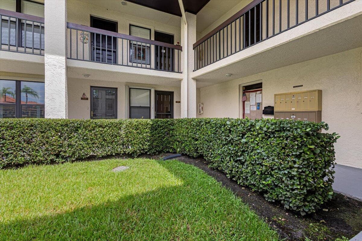 511 SW South River Drive 103, Stuart, FL 34997 — photo 3 of 40