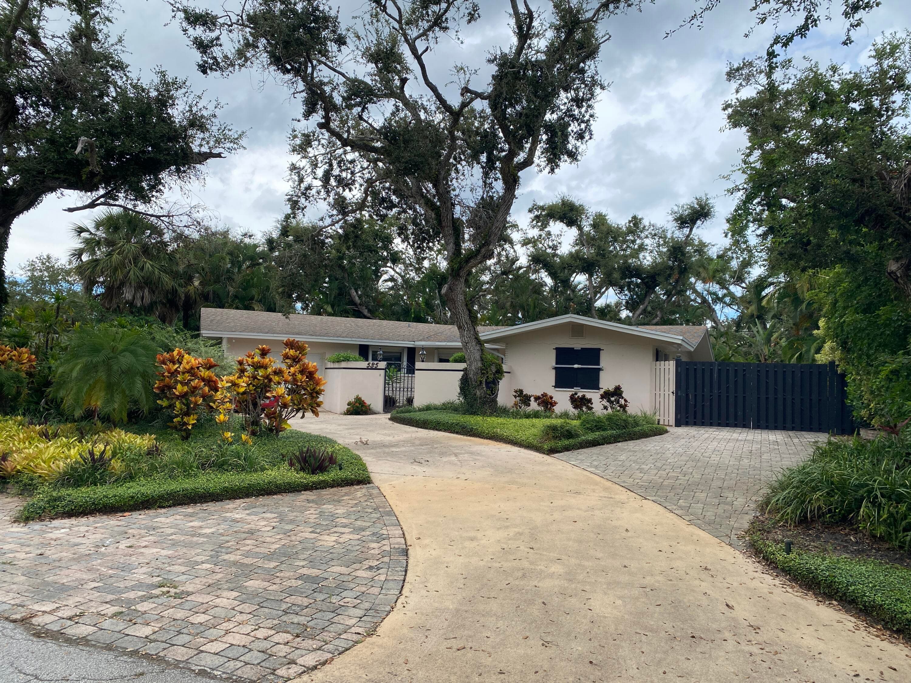 535 Flamevine Lane, Vero Beach, FL 32963 — photo 6 of 53