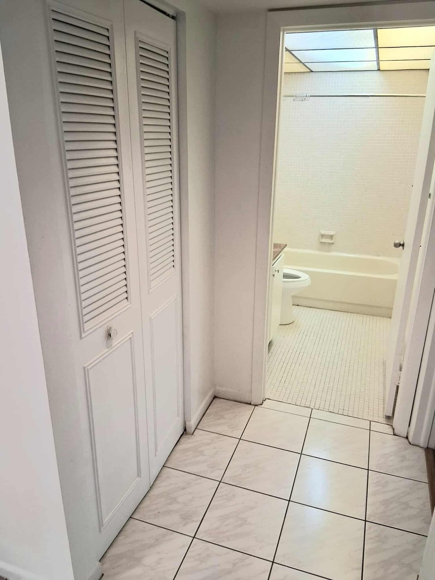 3301 NW 47th Terrace 403, Lauderdale Lakes, FL 33319 — photo 14 of 15