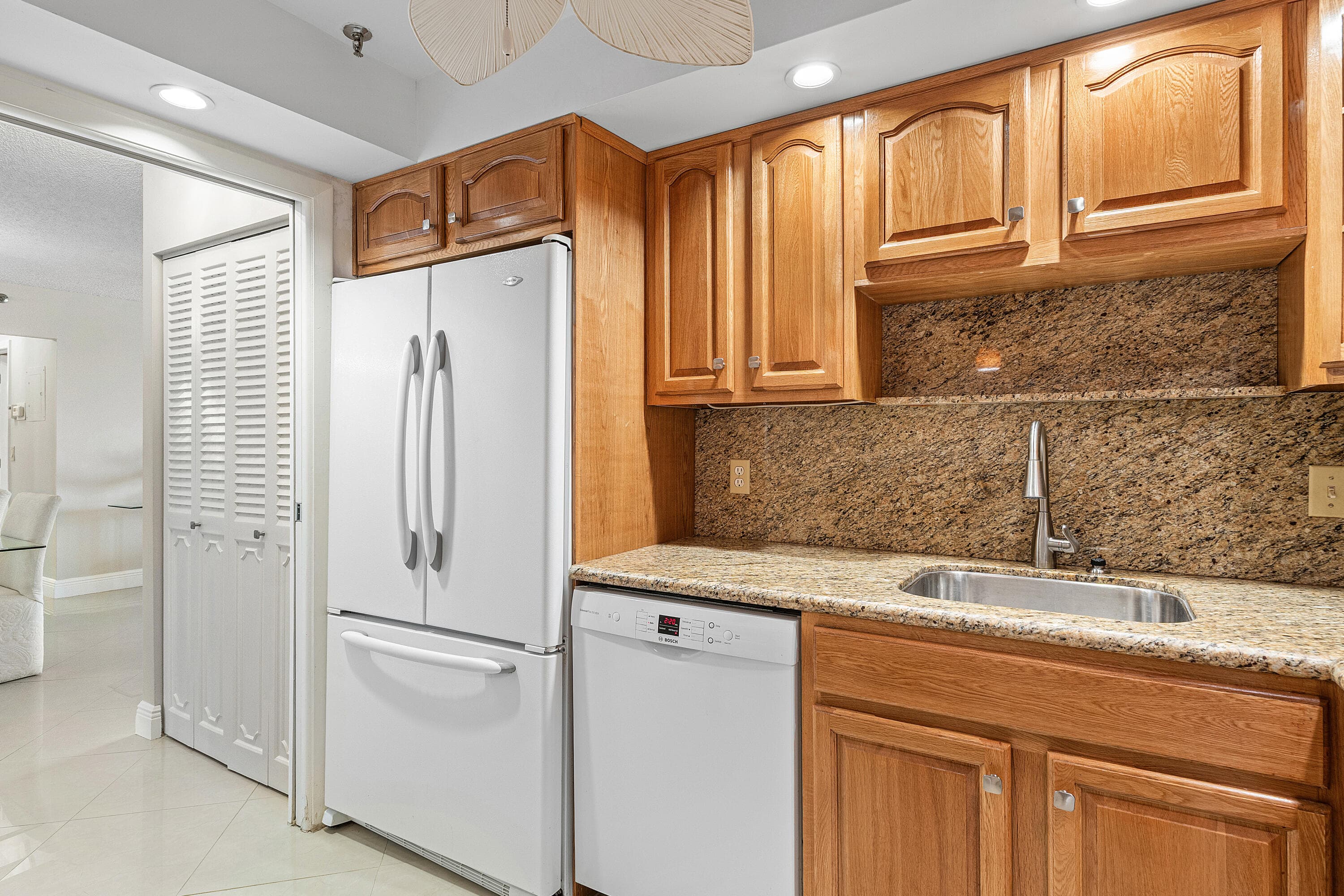 4505 S Ocean Boulevard 306, Highland Beach, FL 33487 — photo 11 of 37