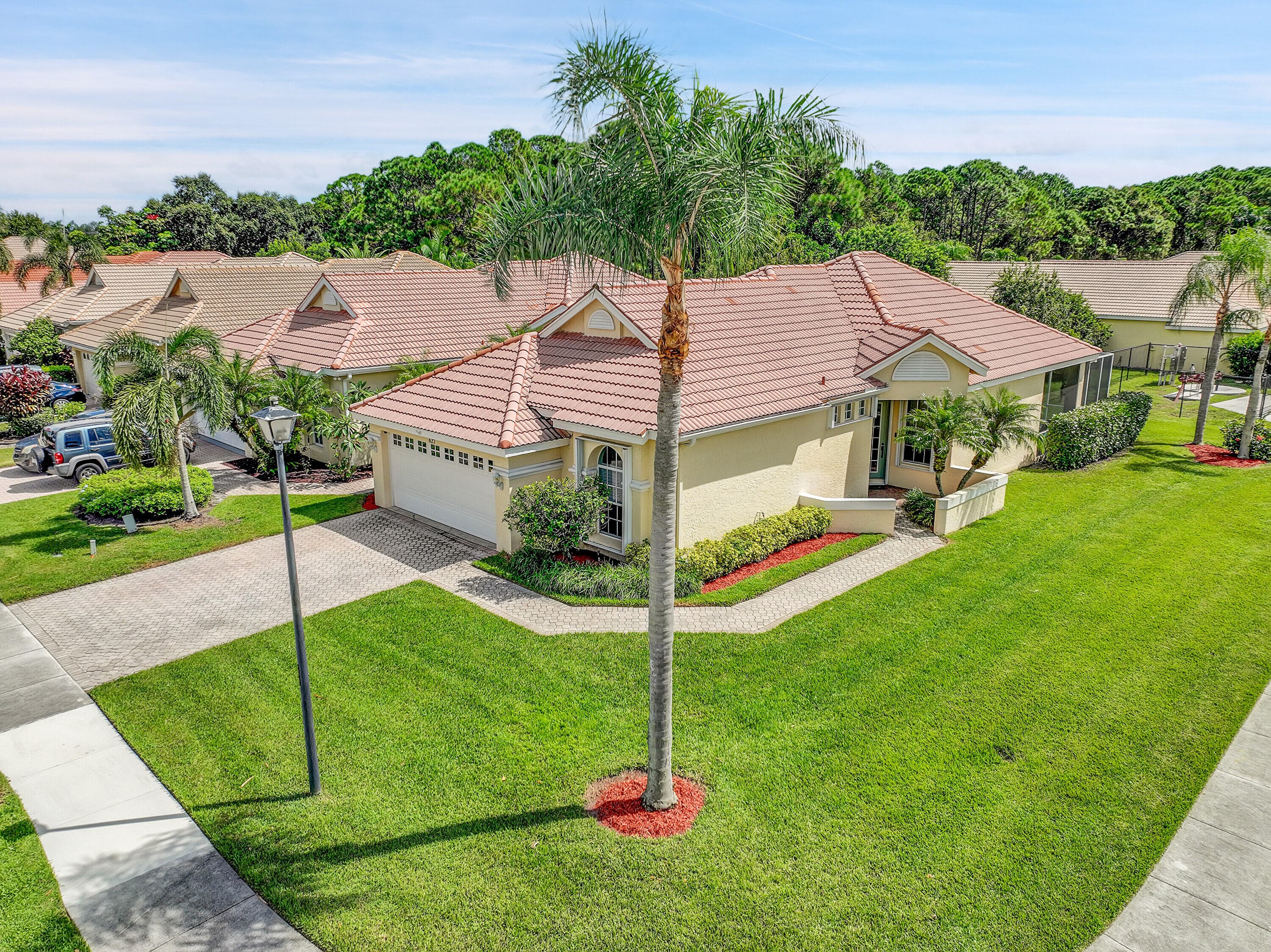 627 SW Saint Thomas Cove, Port St. Lucie, FL 34986 — photo 32 of 41