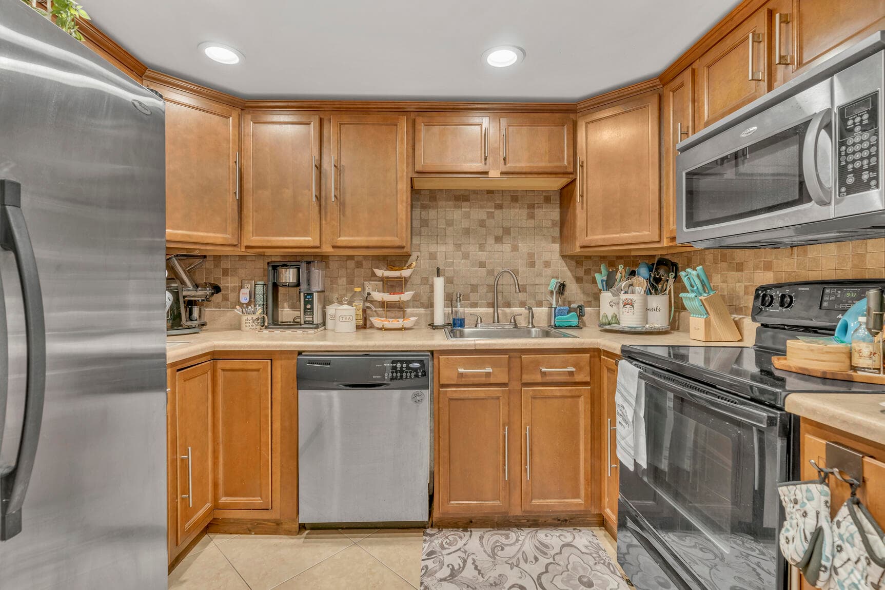 4166 Inverrary Drive 304, Lauderhill, FL 33319 — photo 21 of 32