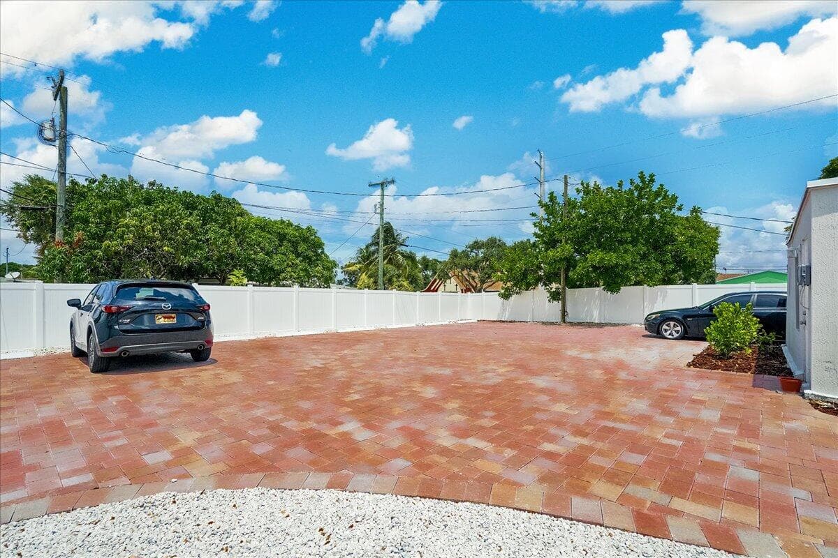 305 Cypress Drive E 1,2,3,4,5, Lake Park, FL 33403 — photo 12 of 53