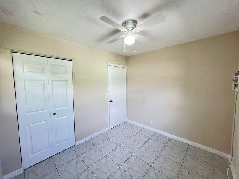 1360 10th Street, West Palm Beach, FL 33401 — photo 11 of 38