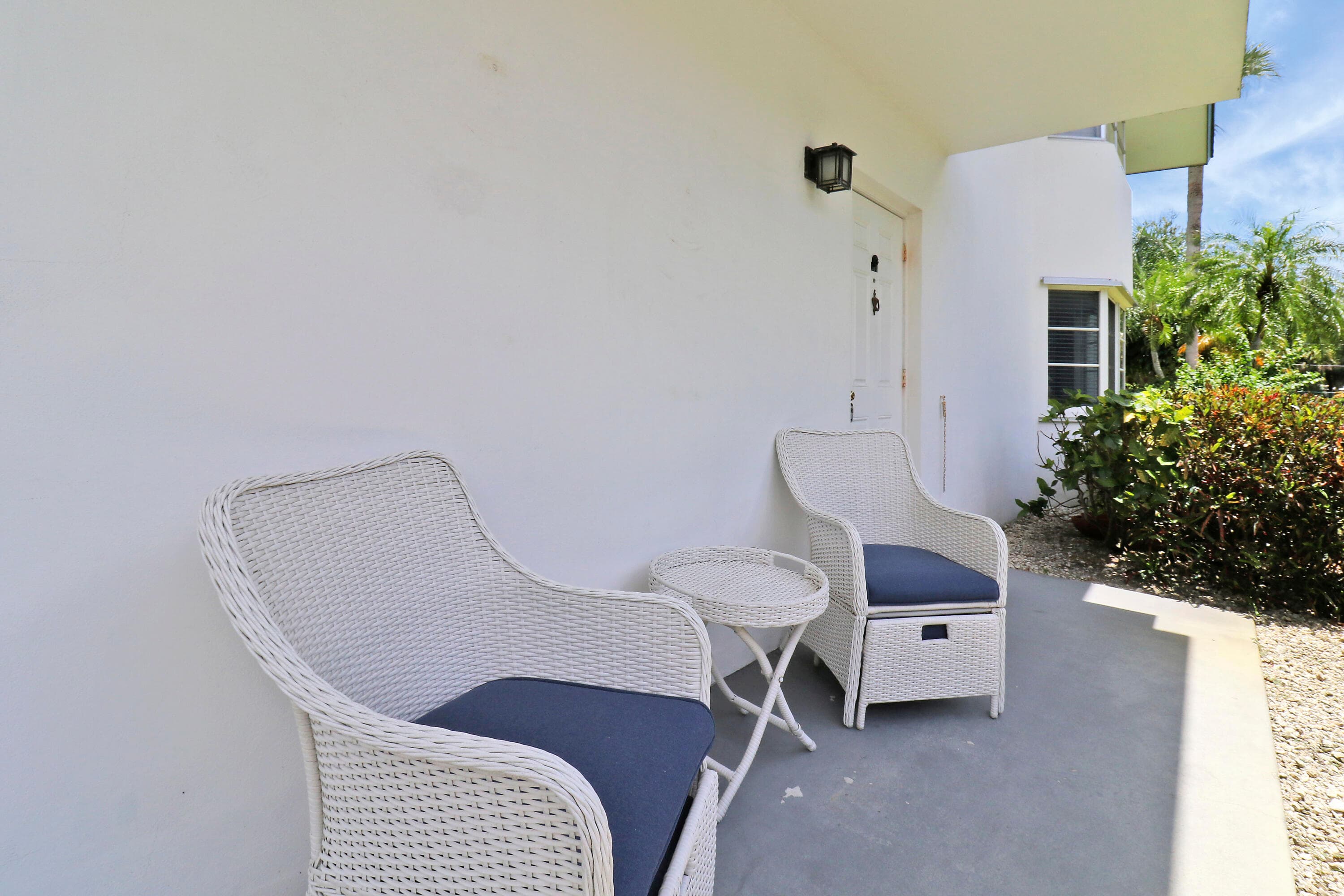 4 Garden Street 101, Tequesta, FL 33469 — photo 2 of 32