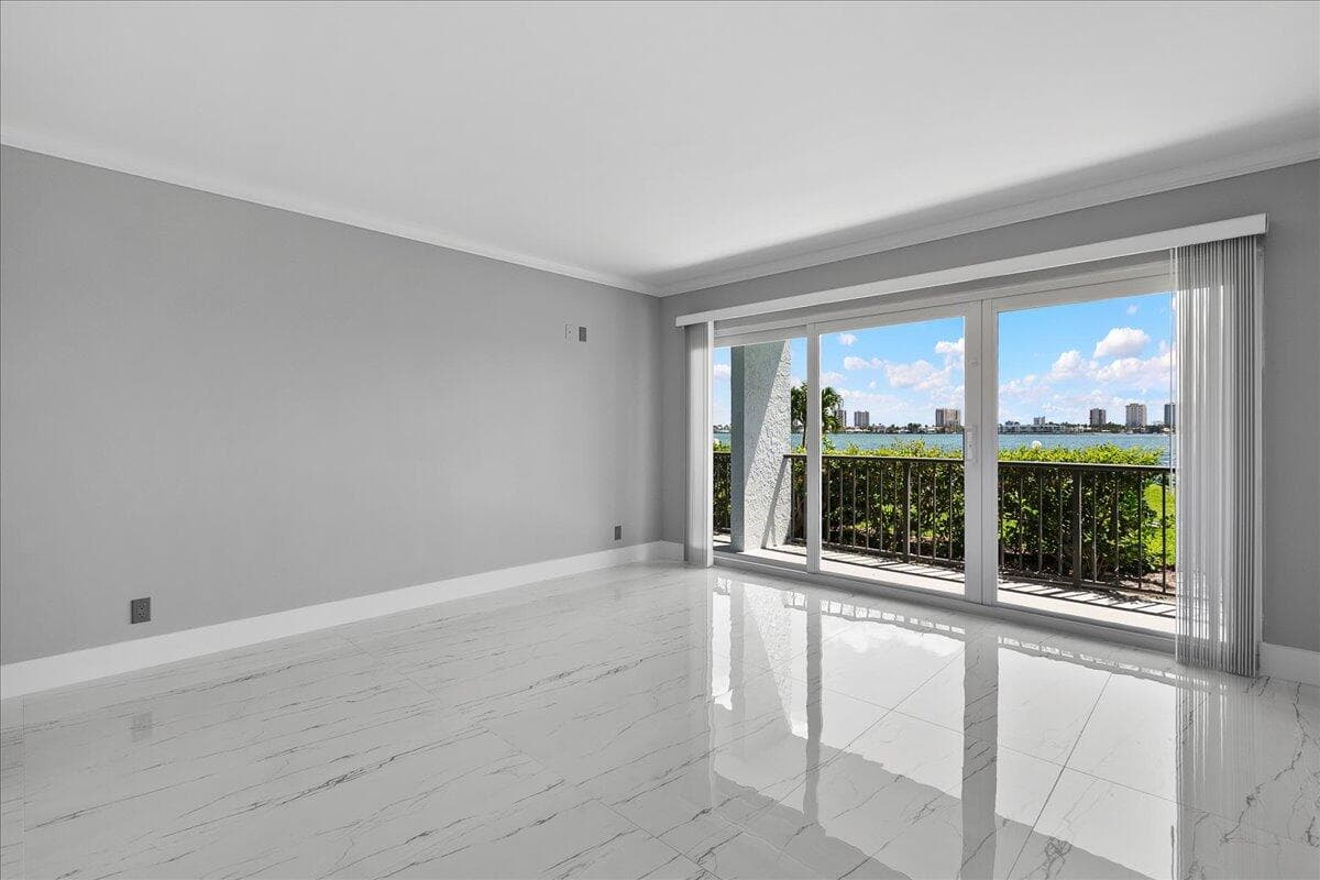 3040 Lake Shore Drive 101, Riviera Beach, FL 33404 — photo 17 of 55