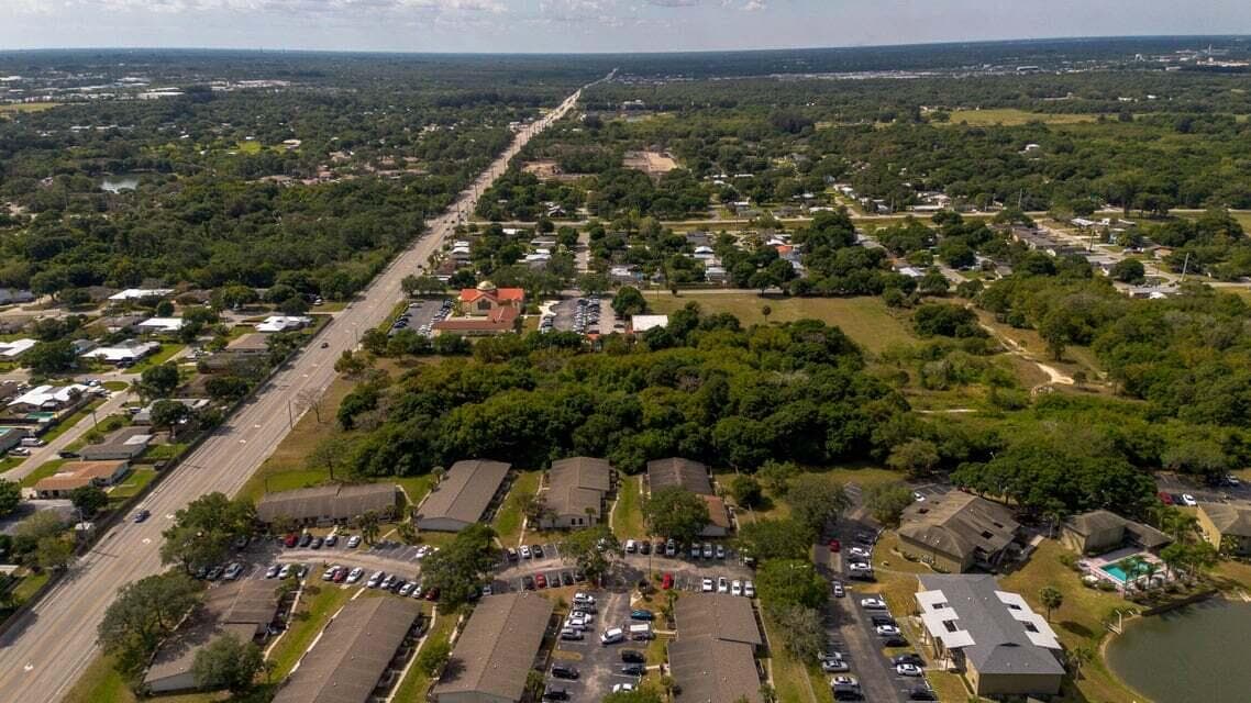 2205 S Stanton Avenue, Fort Pierce, FL 34981 — photo 10 of 11