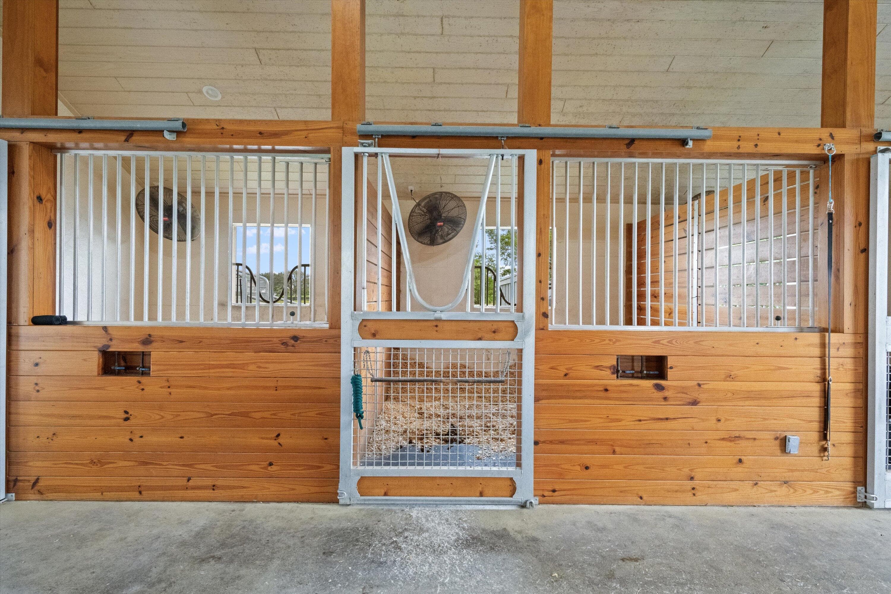 15416 Sunnyland Lane Barn, Wellington, FL 33414 — photo 8 of 18