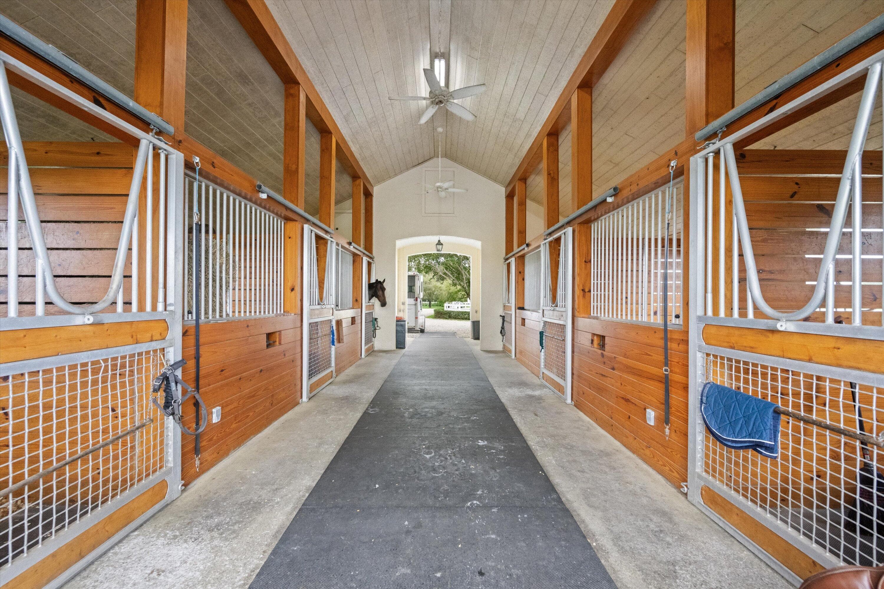 15416 Sunnyland Lane Barn, Wellington, FL 33414 — photo 6 of 18