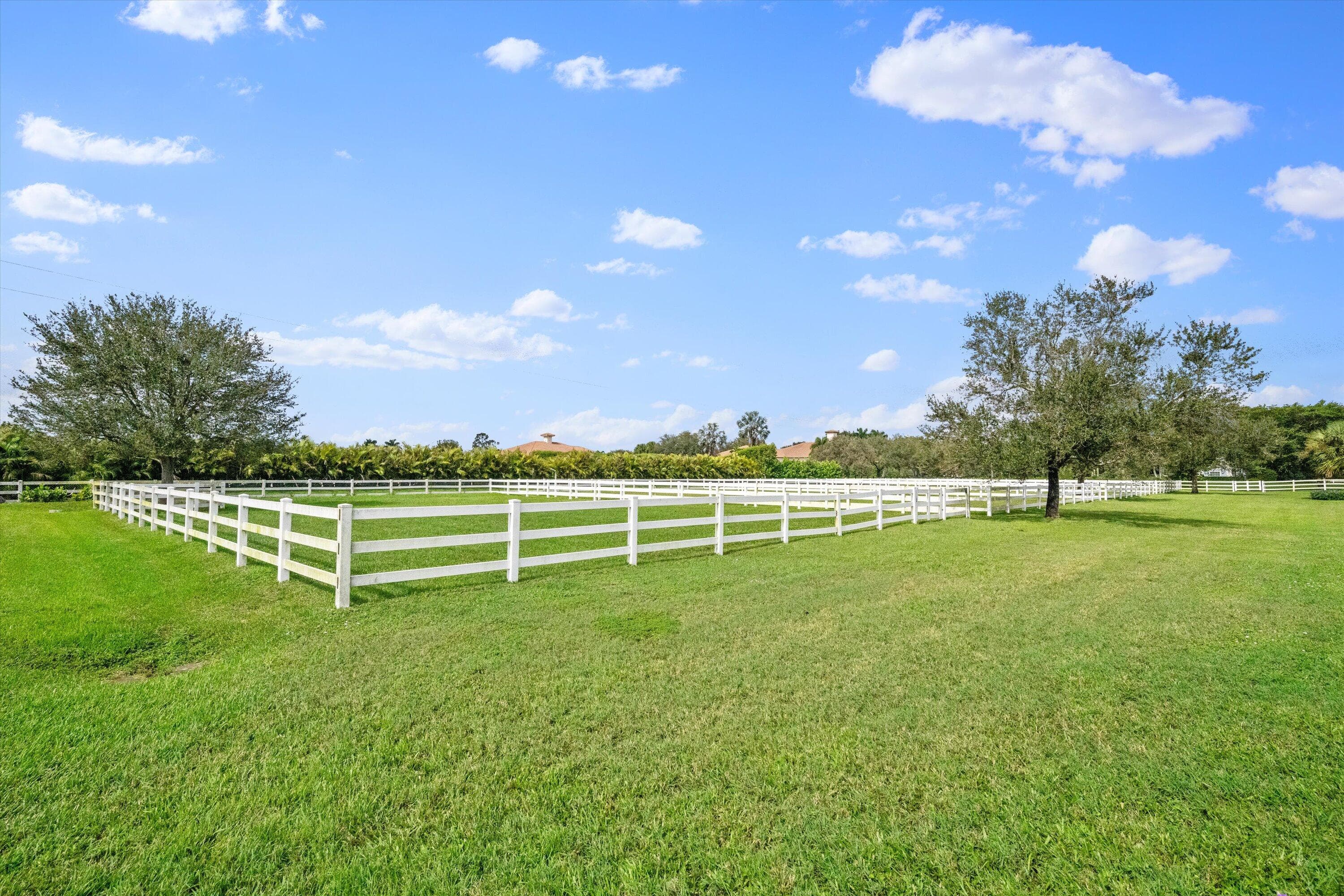 15416 Sunnyland Lane Barn, Wellington, FL 33414 — photo 3 of 18