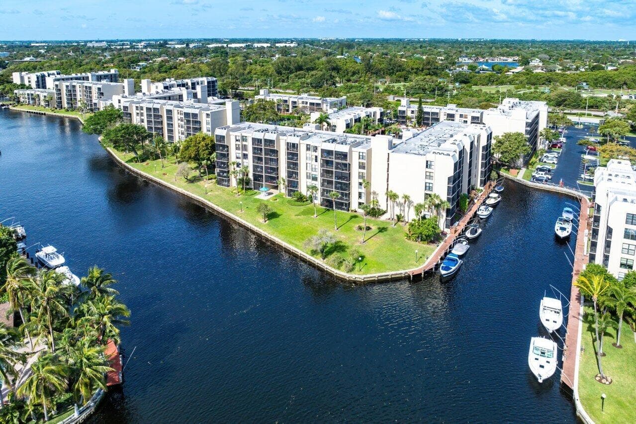 13 Royal Palm Way 602, Boca Raton, FL 33432 — photo 25 of 43