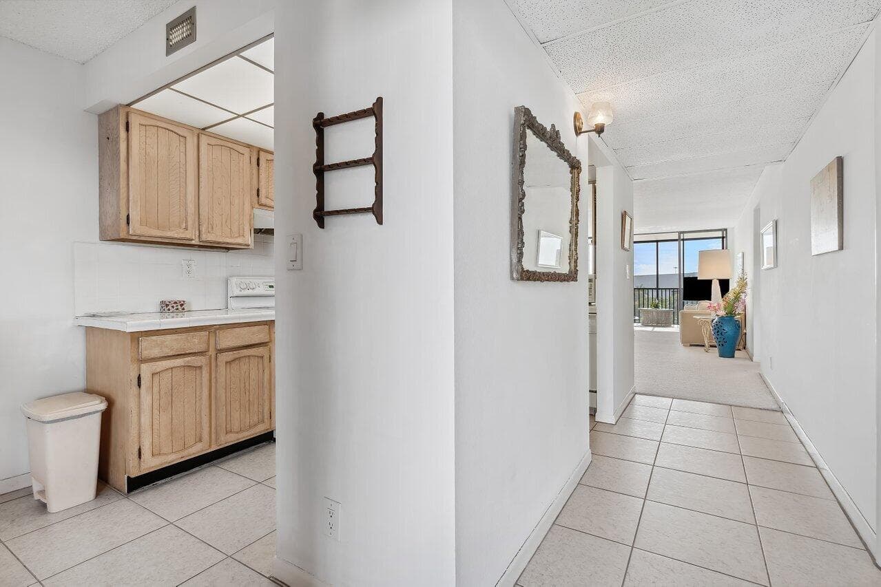 13 Royal Palm Way 602, Boca Raton, FL 33432 — photo 4 of 43