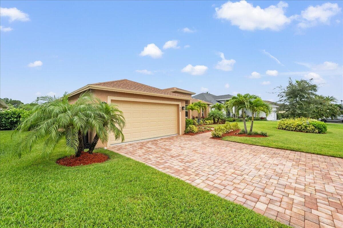 448 SW Vista Lake Drive, Port St. Lucie, FL 34953 — photo 36 of 40