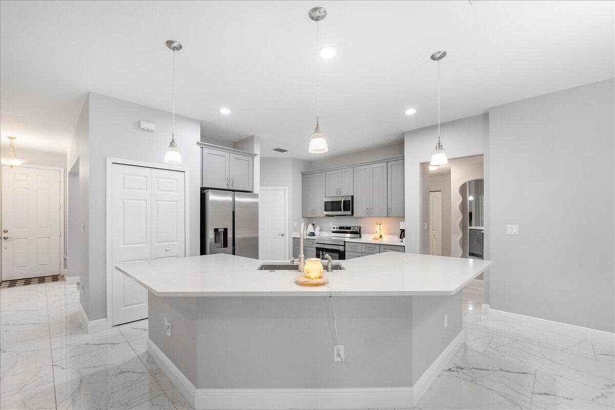 448 SW Vista Lake Drive, Port St. Lucie, FL 34953 — photo 6 of 40