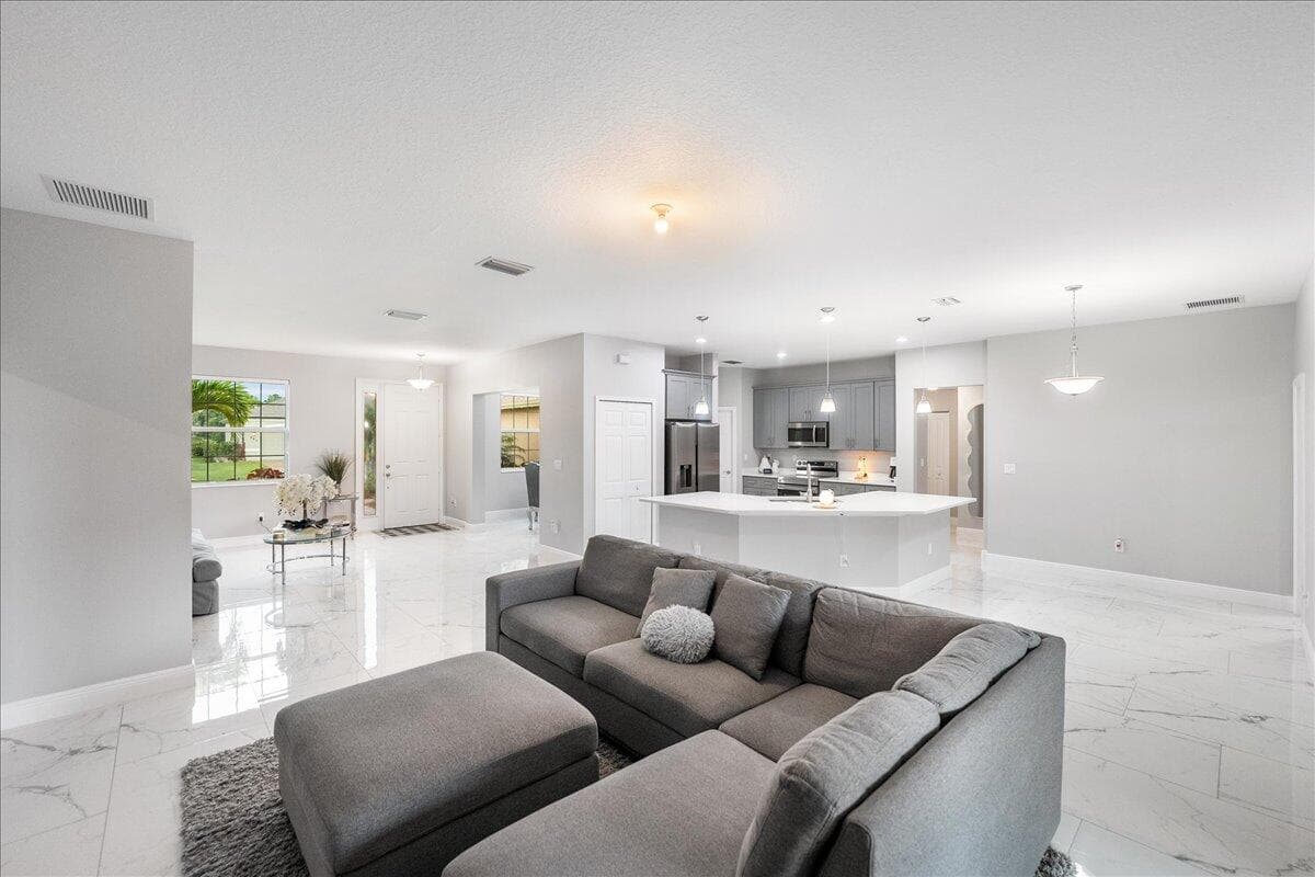 448 SW Vista Lake Drive, Port St. Lucie, FL 34953 — photo 11 of 40
