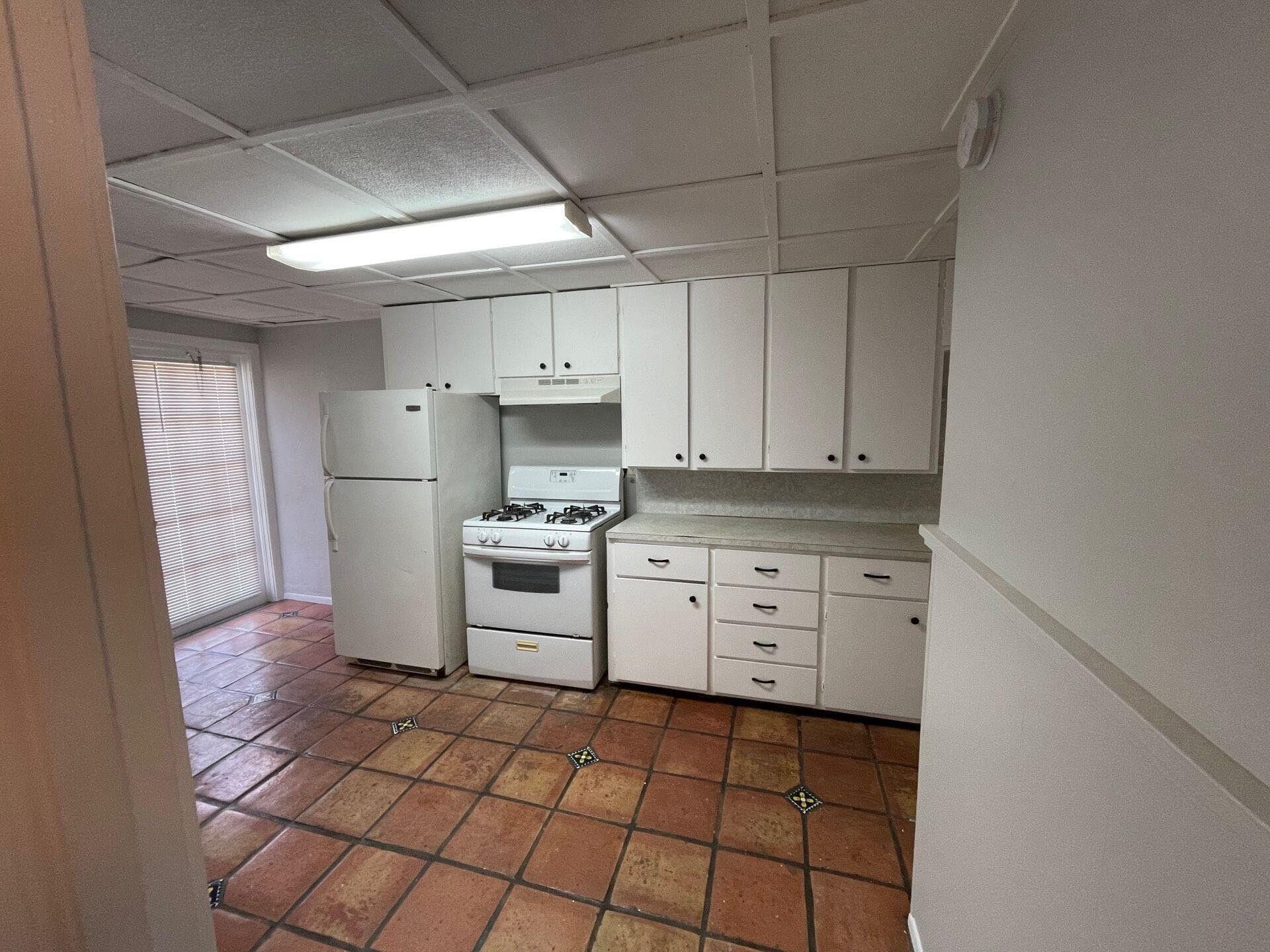 736 Omar Road 1, West Palm Beach, FL 33405 — photo 5 of 26