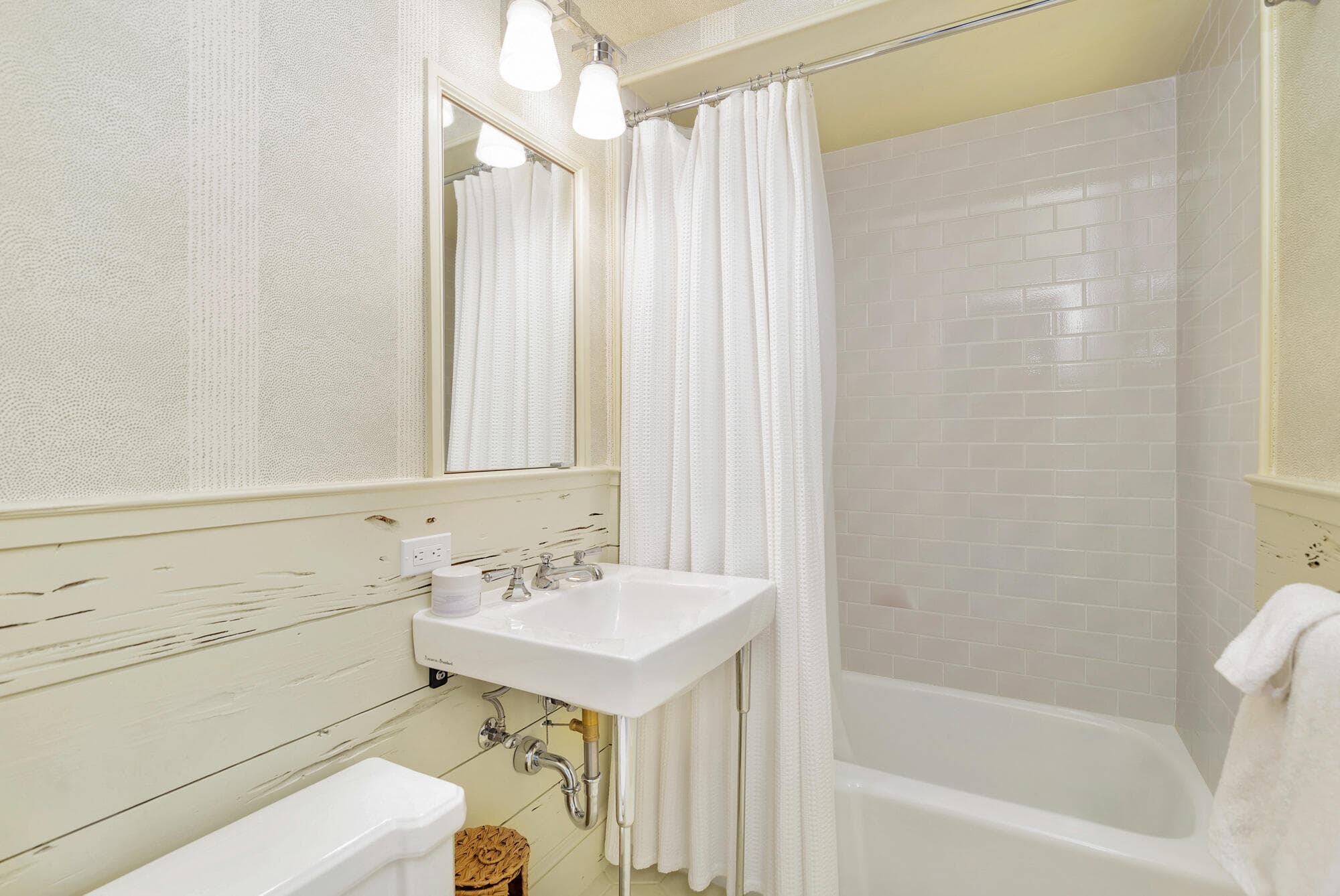 417 Peruvian Avenue 1, Palm Beach, FL 33480 — photo 16 of 21