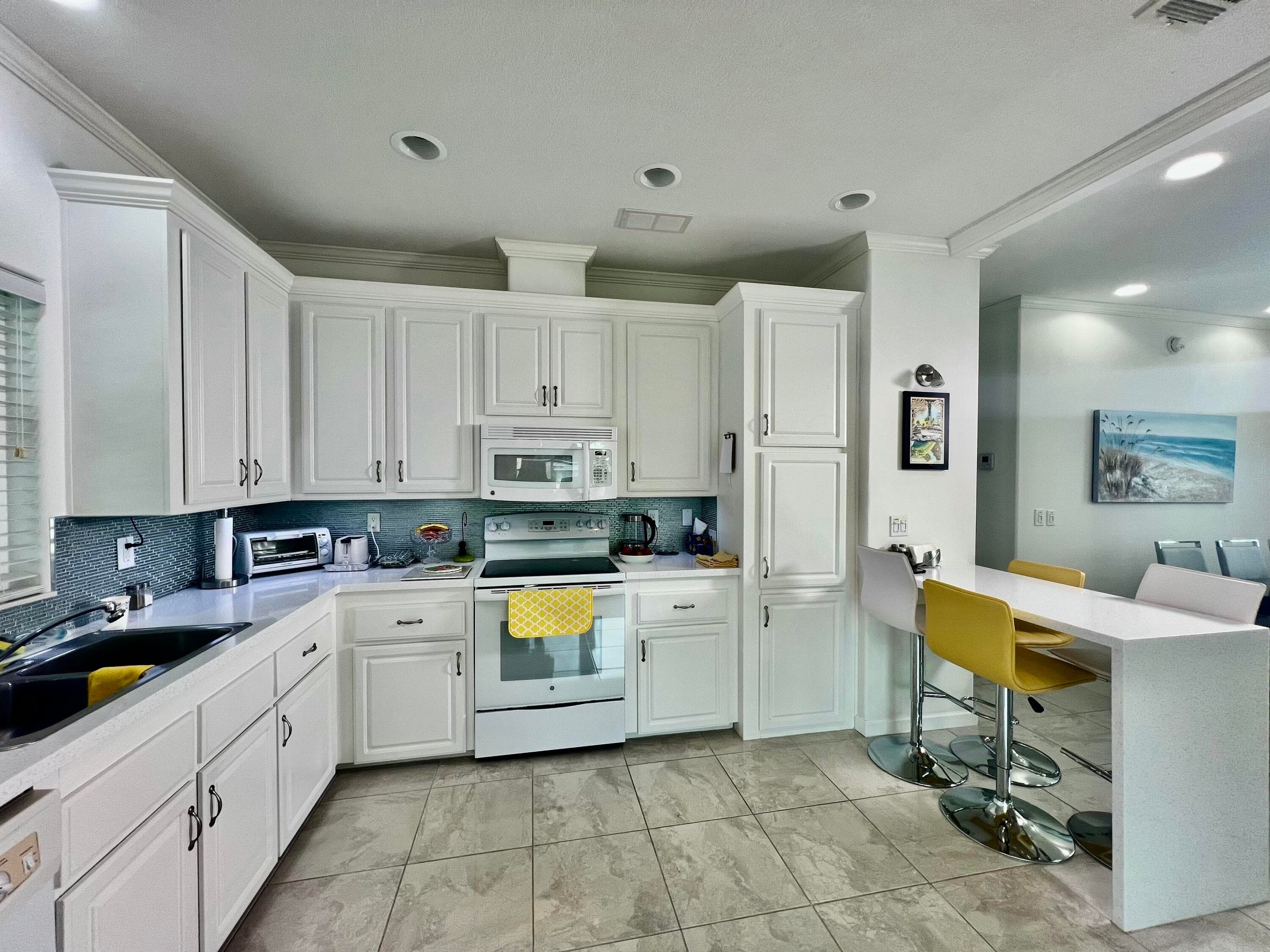 413 Hibiscus Drive, Deerfield Beach, FL 33442 — photo 13 of 39