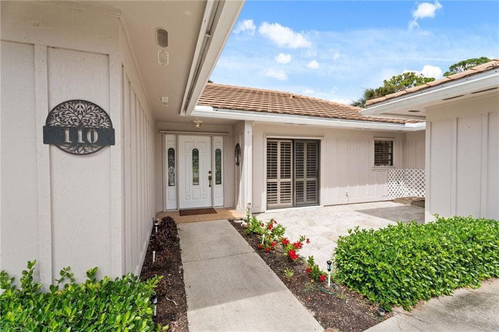 110 Prestwick Circle, Vero Beach, FL 32967 — photo 1 of 36