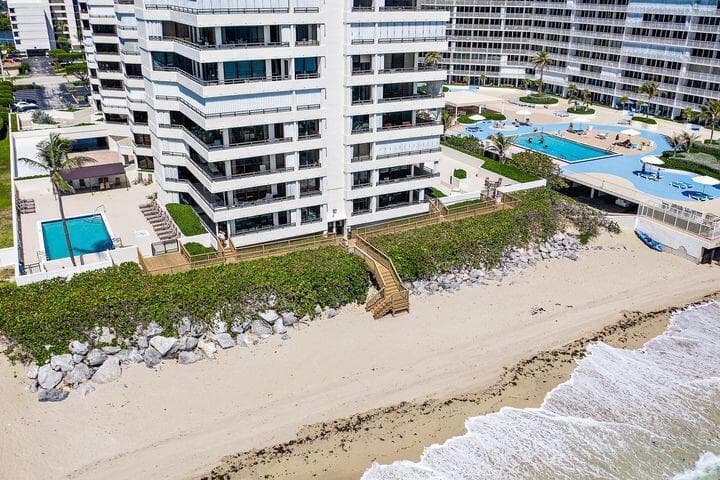 3560 S Ocean Boulevard 200, South Palm Beach, FL 33480 — photo 28 of 30