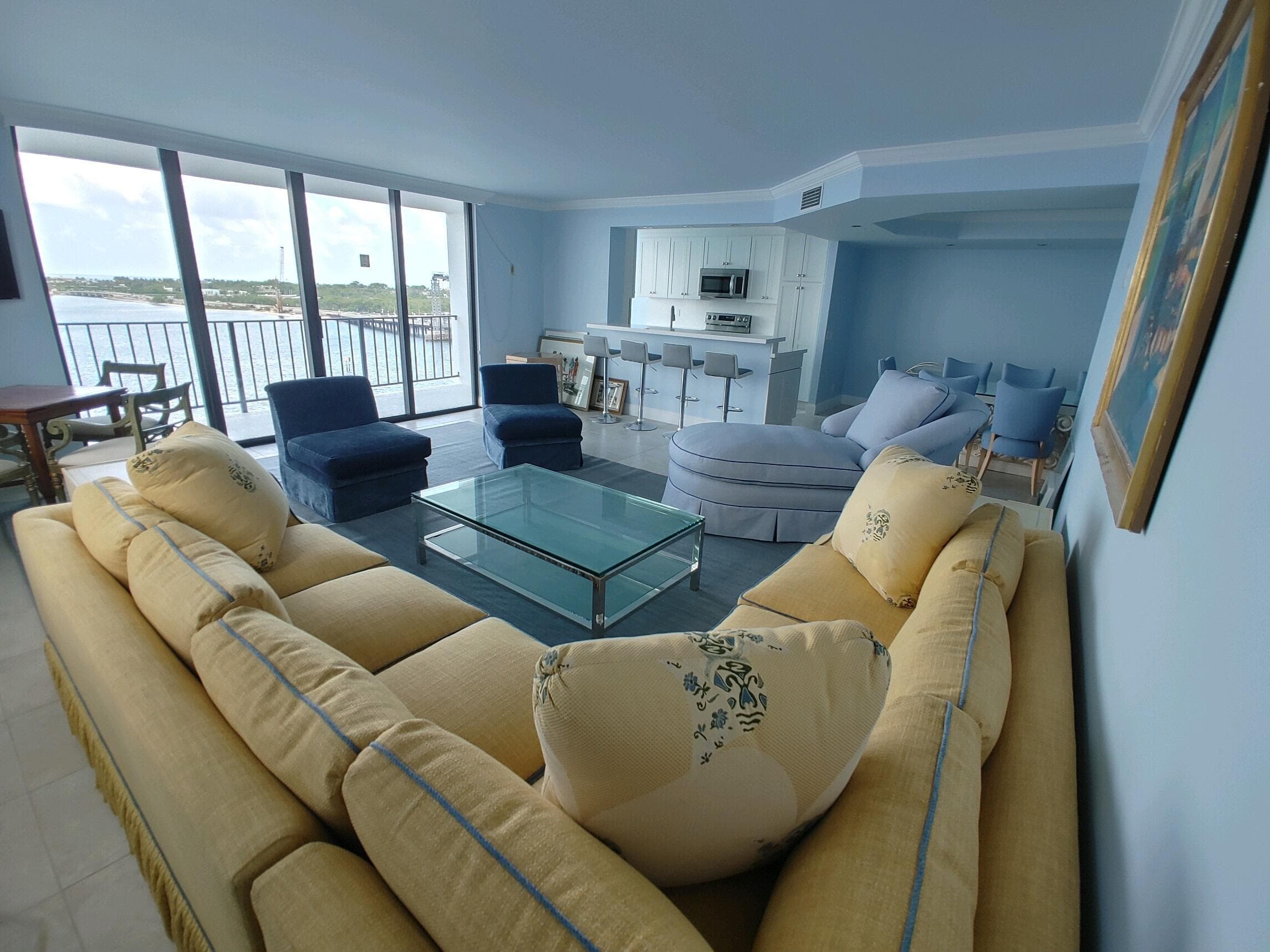 3800 Washington Road 907, West Palm Beach, FL 33405 — photo 1 of 8