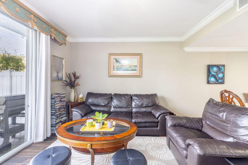 1038 Jeffery Street, Boca Raton, FL 33487 — photo 5 of 47