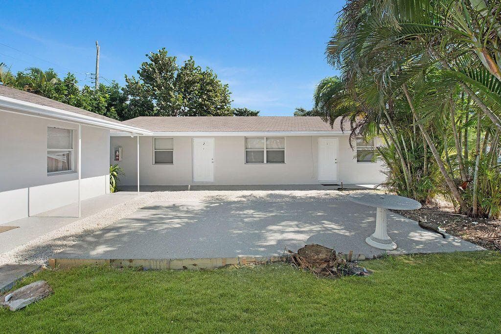 1883 Smith Drive, North Palm Beach, FL 33408 — photo 3 of 51