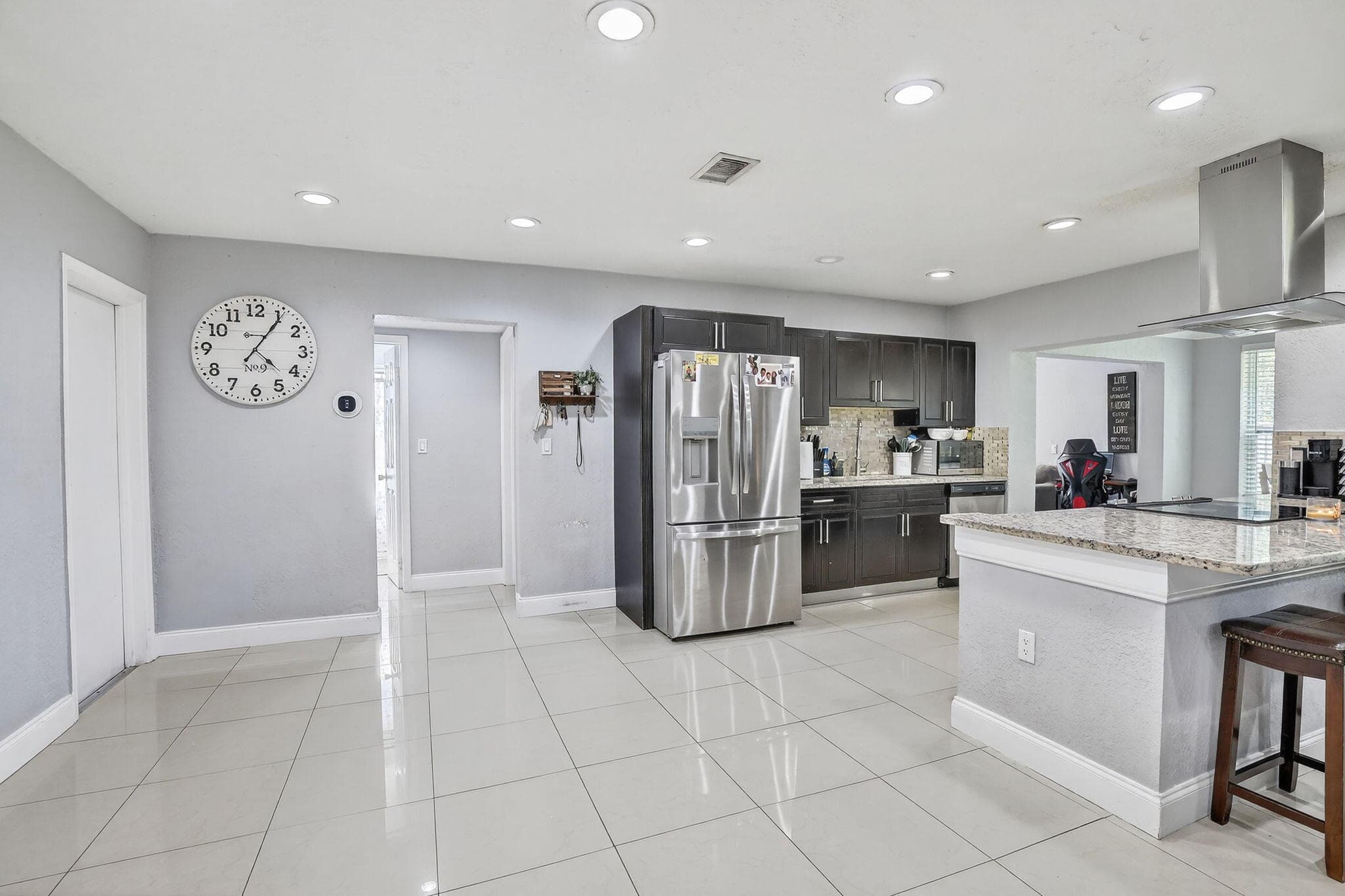 7451 NW 21st Street, Sunrise, FL 33313 — photo 5 of 34
