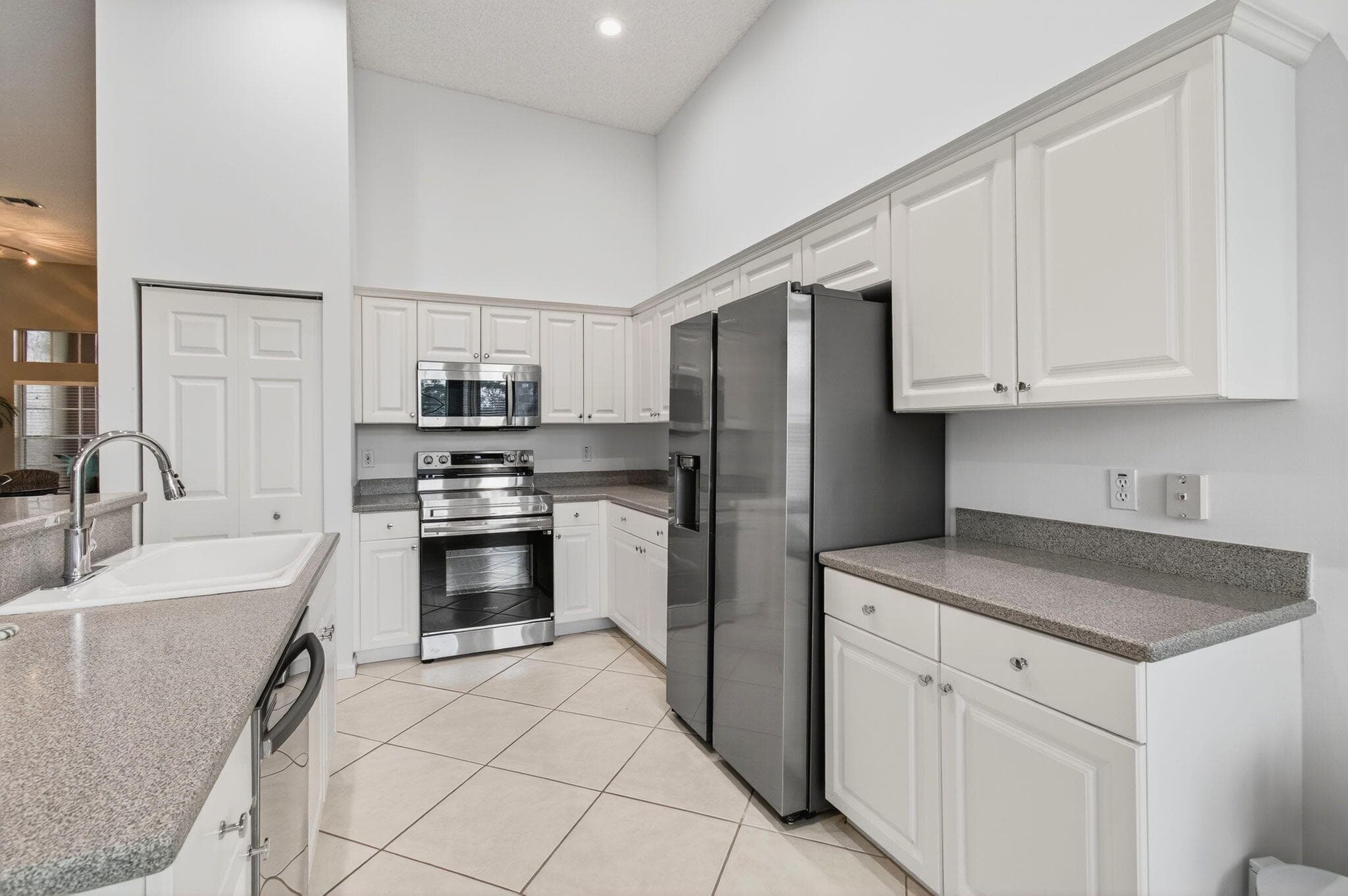 6886 Swansea Lane, Boynton Beach, FL 33472 — photo 18 of 105