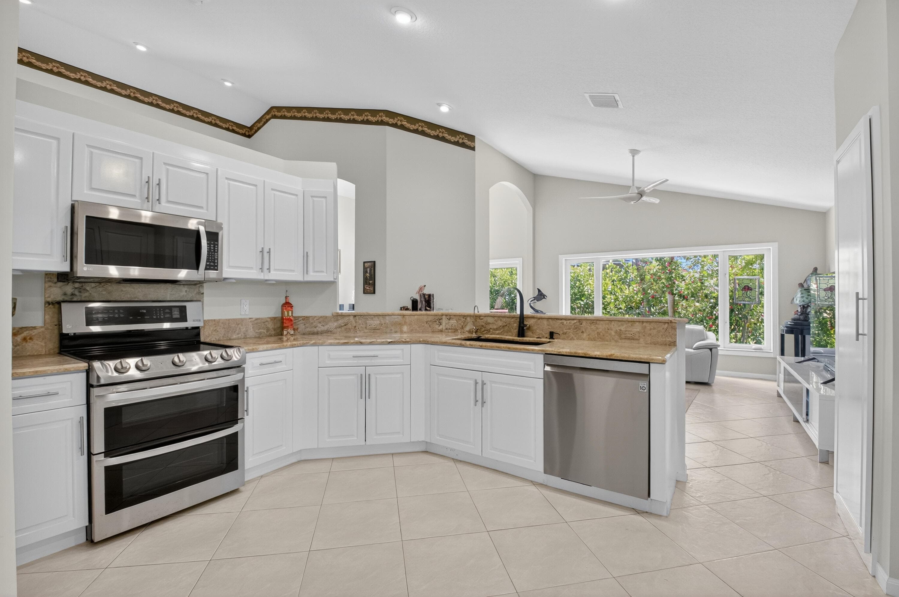 7317 Amber Falls Lane, Boynton Beach, FL 33437 — photo 17 of 58