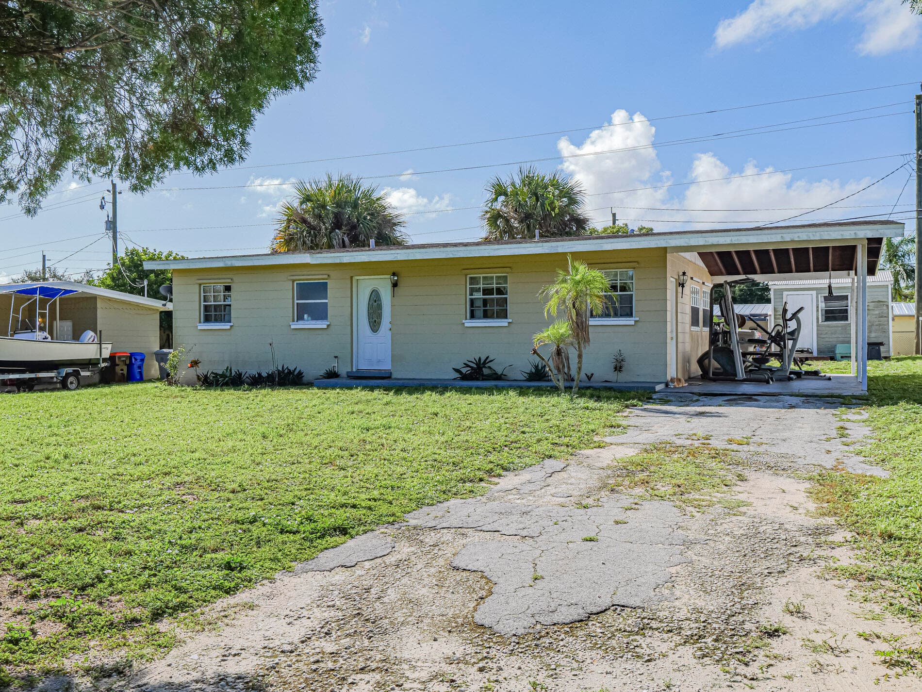 563 4th Place SW, Vero Beach, FL 32962 — photo 5 of 30