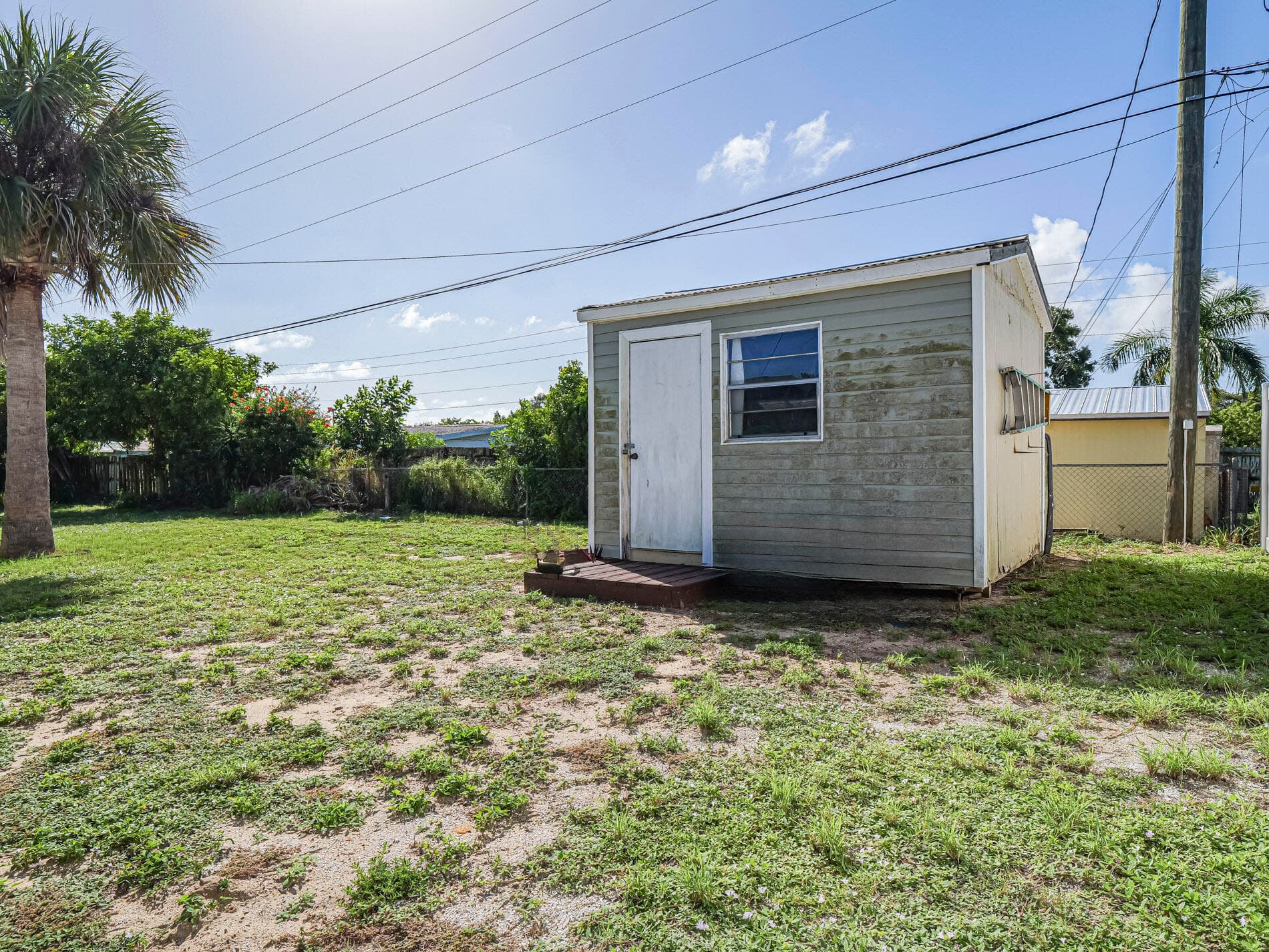 563 4th Place SW, Vero Beach, FL 32962 — photo 8 of 30