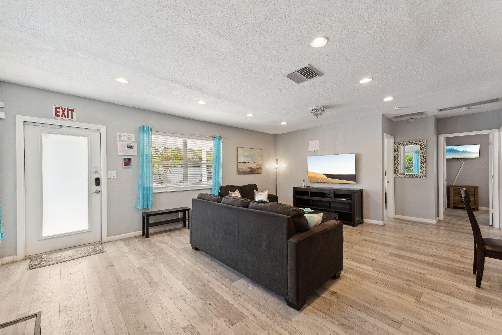 1631 N Andrews Square, Fort Lauderdale, FL 33311 — photo 2 of 35