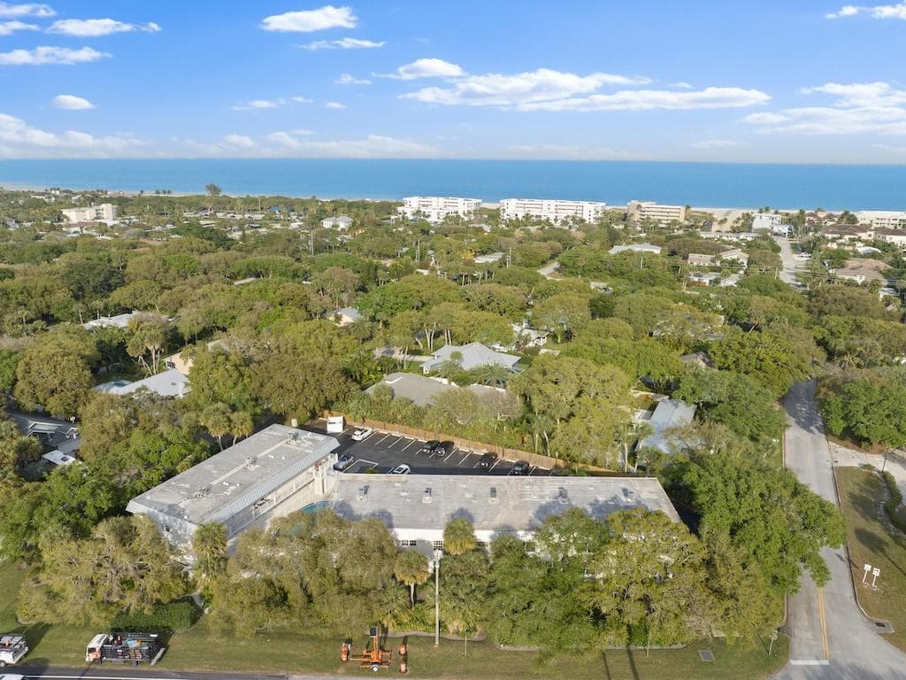 900 Jasmine Lane 10a, Vero Beach, FL 32963 — photo 3 of 35