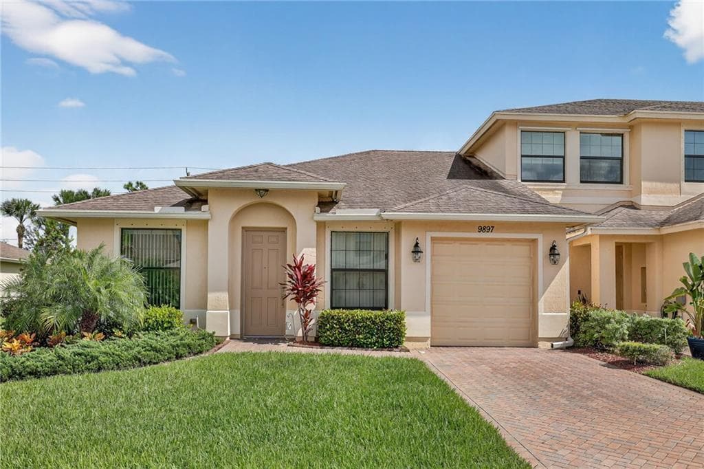9897 E Villa Circle, Vero Beach, FL 32966 — photo 2 of 45