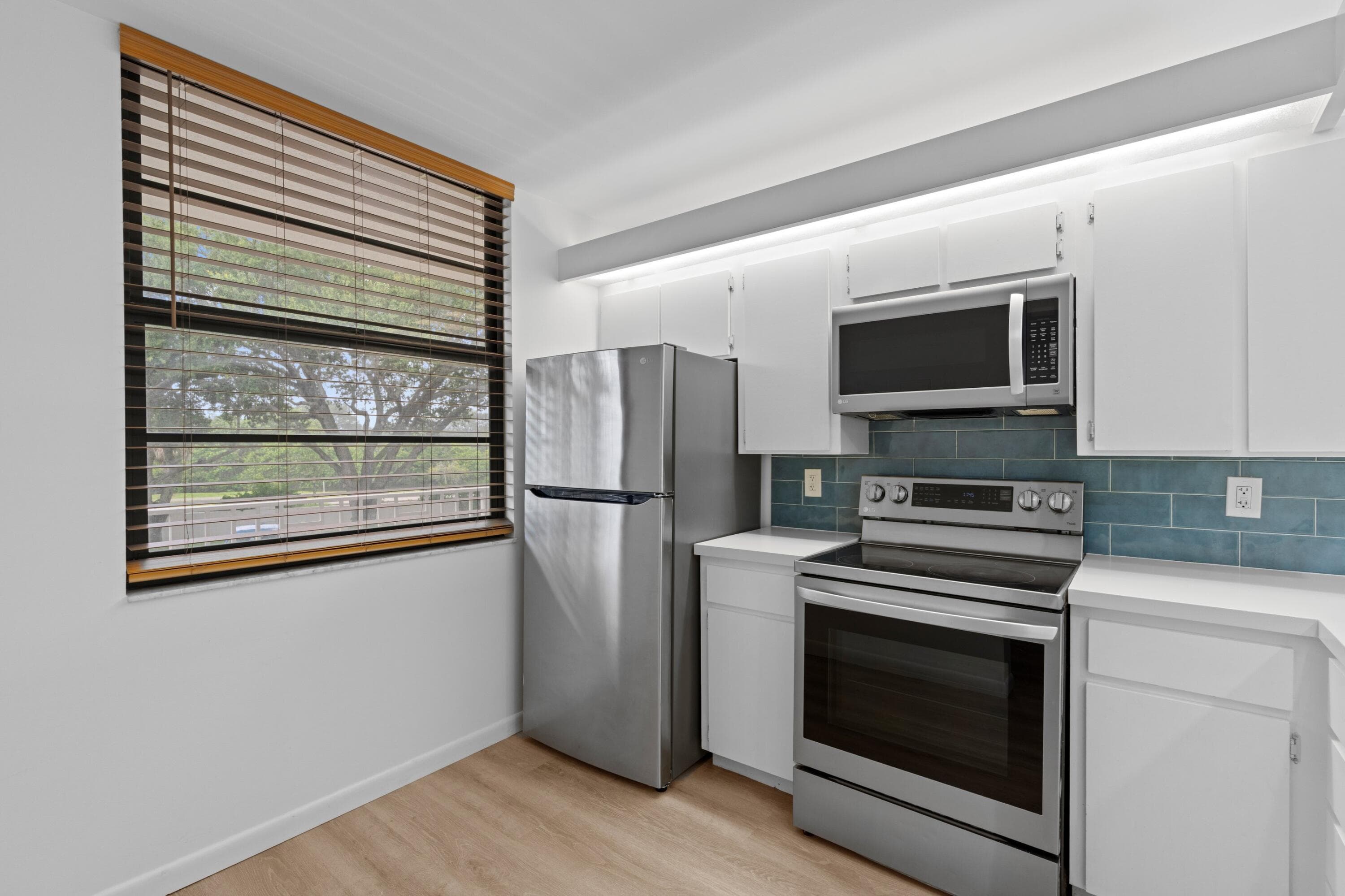 3650 Whitehall Drive 202, West Palm Beach, FL 33401 — photo 25 of 36