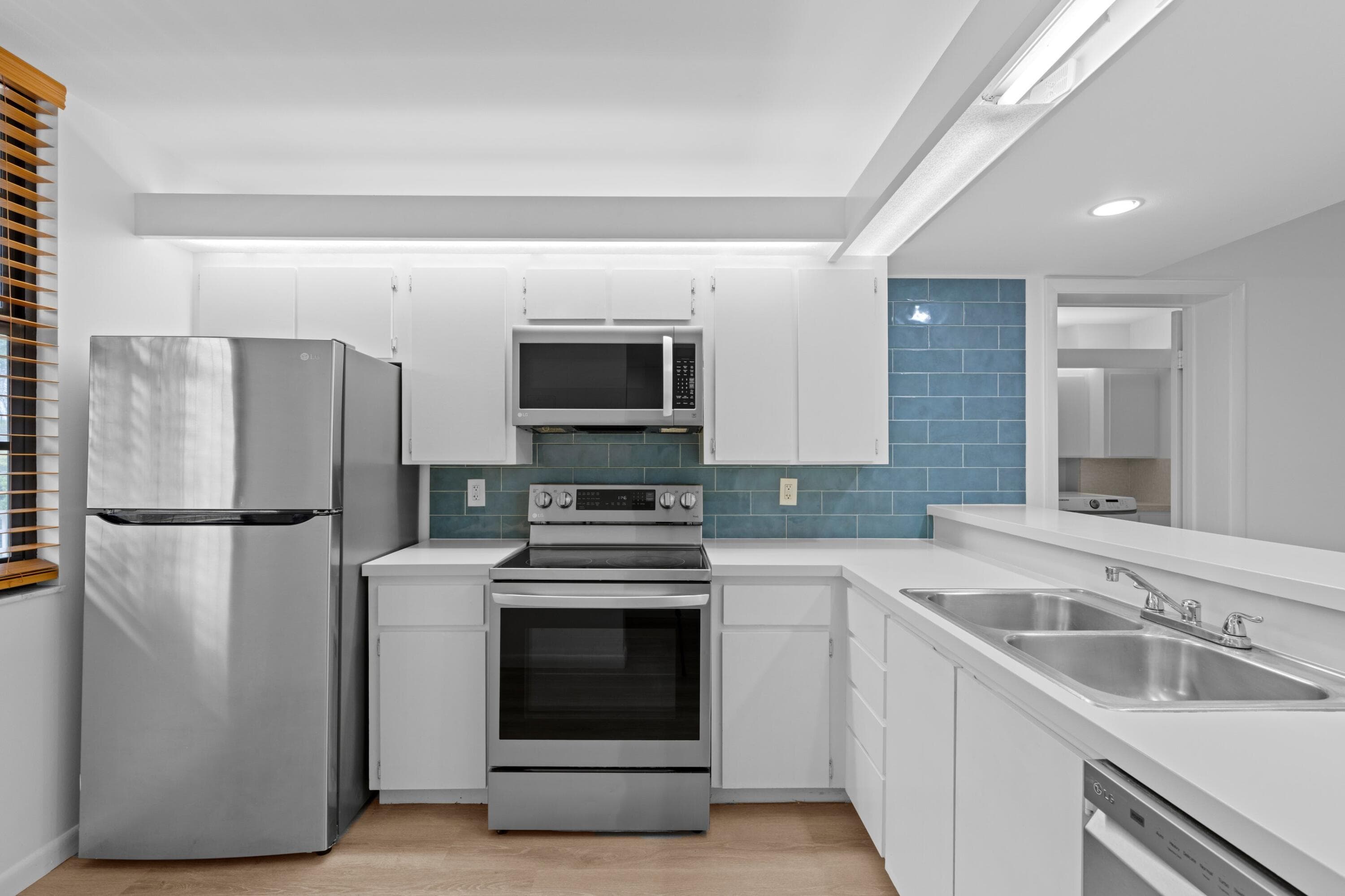 3650 Whitehall Drive 202, West Palm Beach, FL 33401 — photo 26 of 36