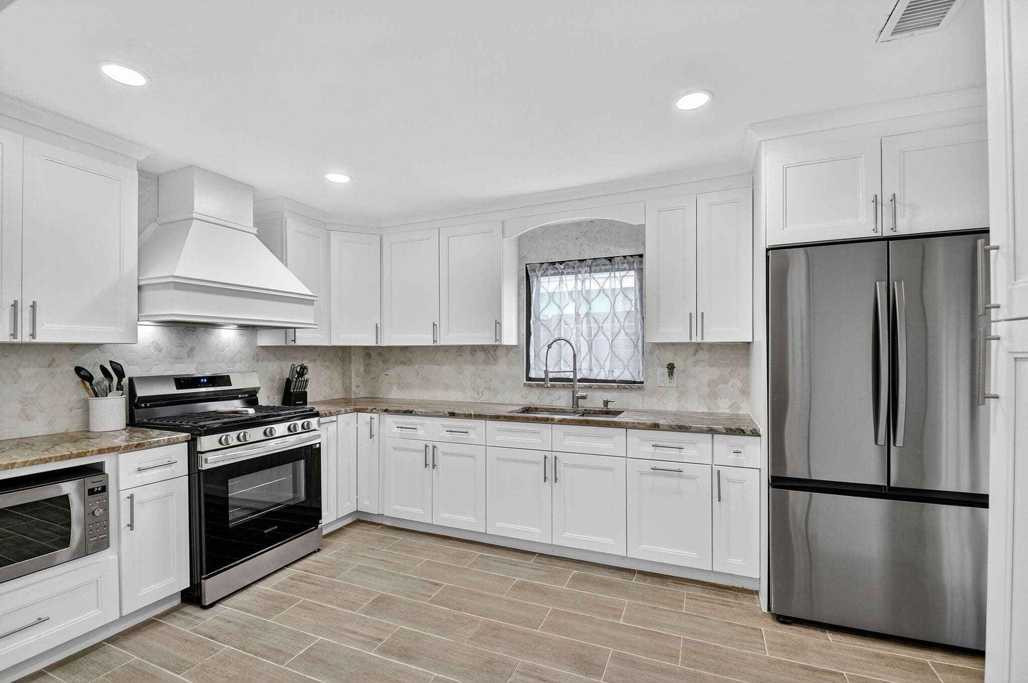 5008 Parker Avenue, West Palm Beach, FL 33405 — photo 9 of 32