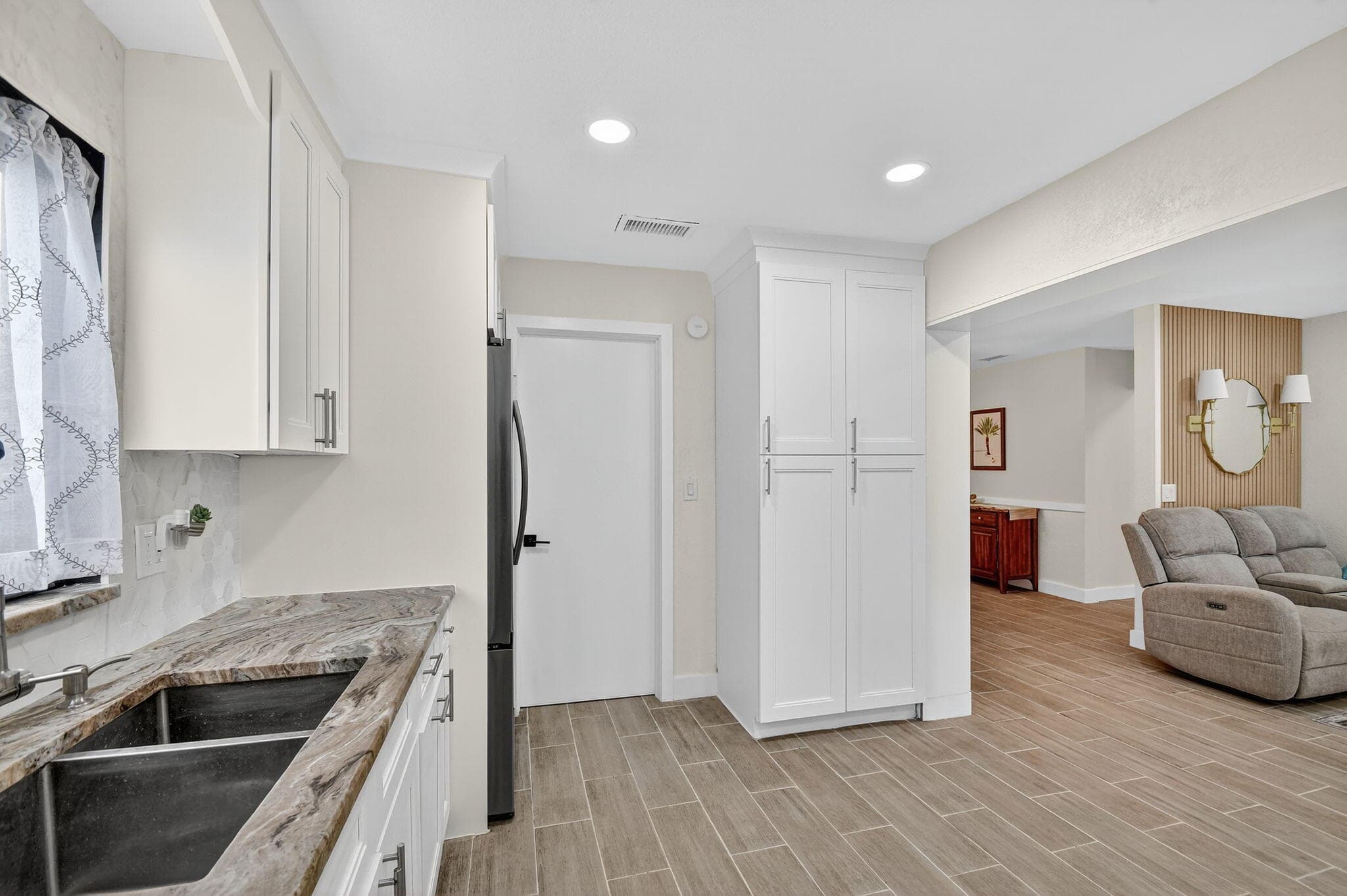 5008 Parker Avenue, West Palm Beach, FL 33405 — photo 11 of 32