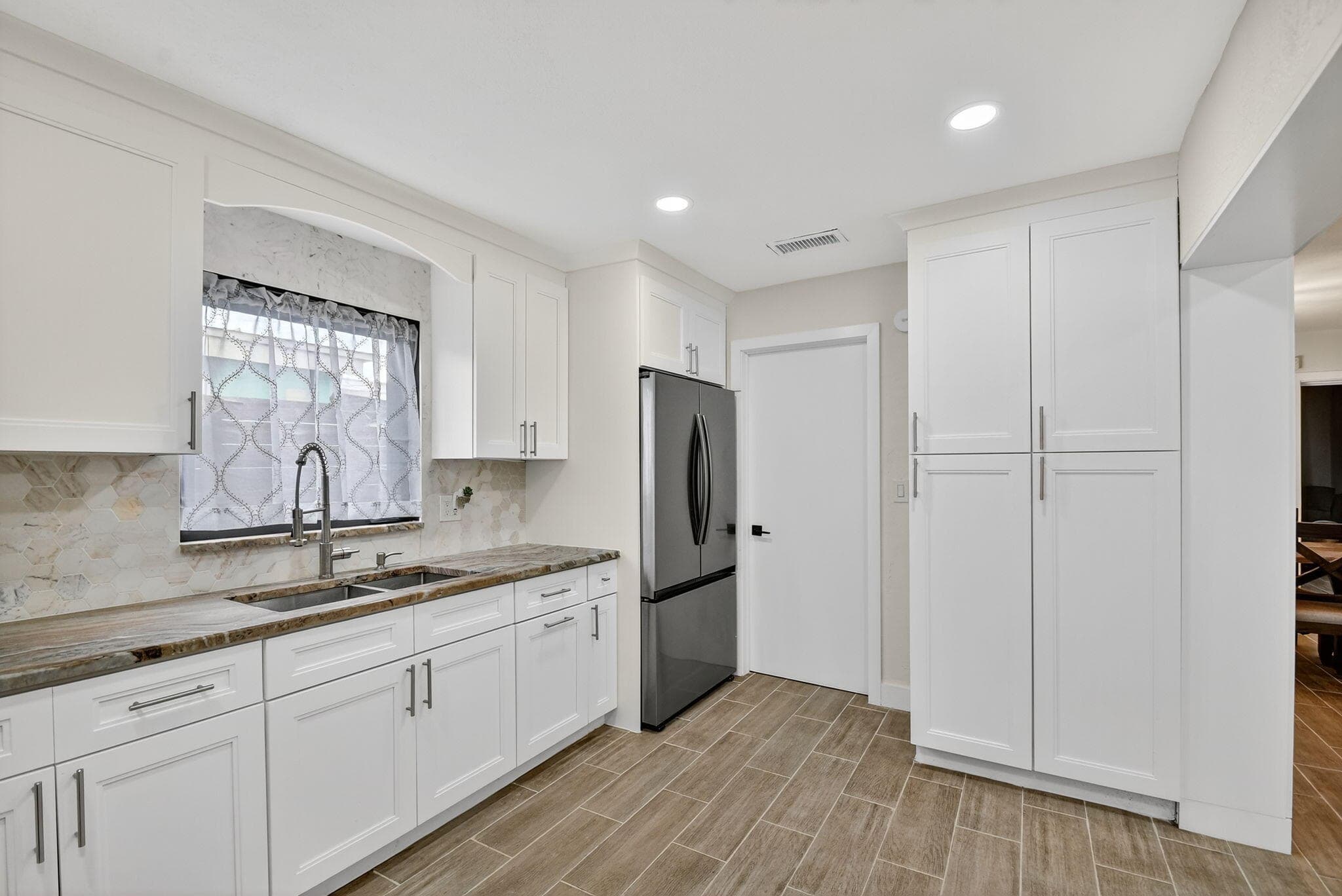 5008 Parker Avenue, West Palm Beach, FL 33405 — photo 12 of 32